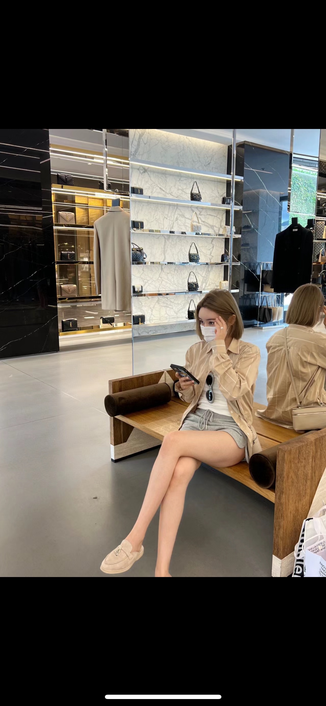 NO:253452,Multi-color selection, soft and easy to wear, popular style~ L suede flat metal buckle bag-toe semi-slippers, loro piana, loafers, slippers, chamois leather19860909多色可选,柔软好穿,爆款～ L麂皮平底金属吊扣包头半拖鞋,乐福鞋,loro piana,loafers,slippers,chamois leather,Women's Shoes