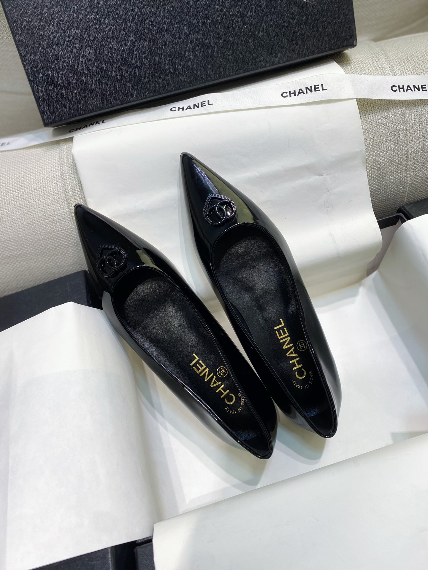 Chanel Scarpe Monostrato Cuoio genuino Pelle d'agnello verniciata 1 Chanel Scarpe Monostrato Cuoio genuino Pelle d'agnello verniciata
