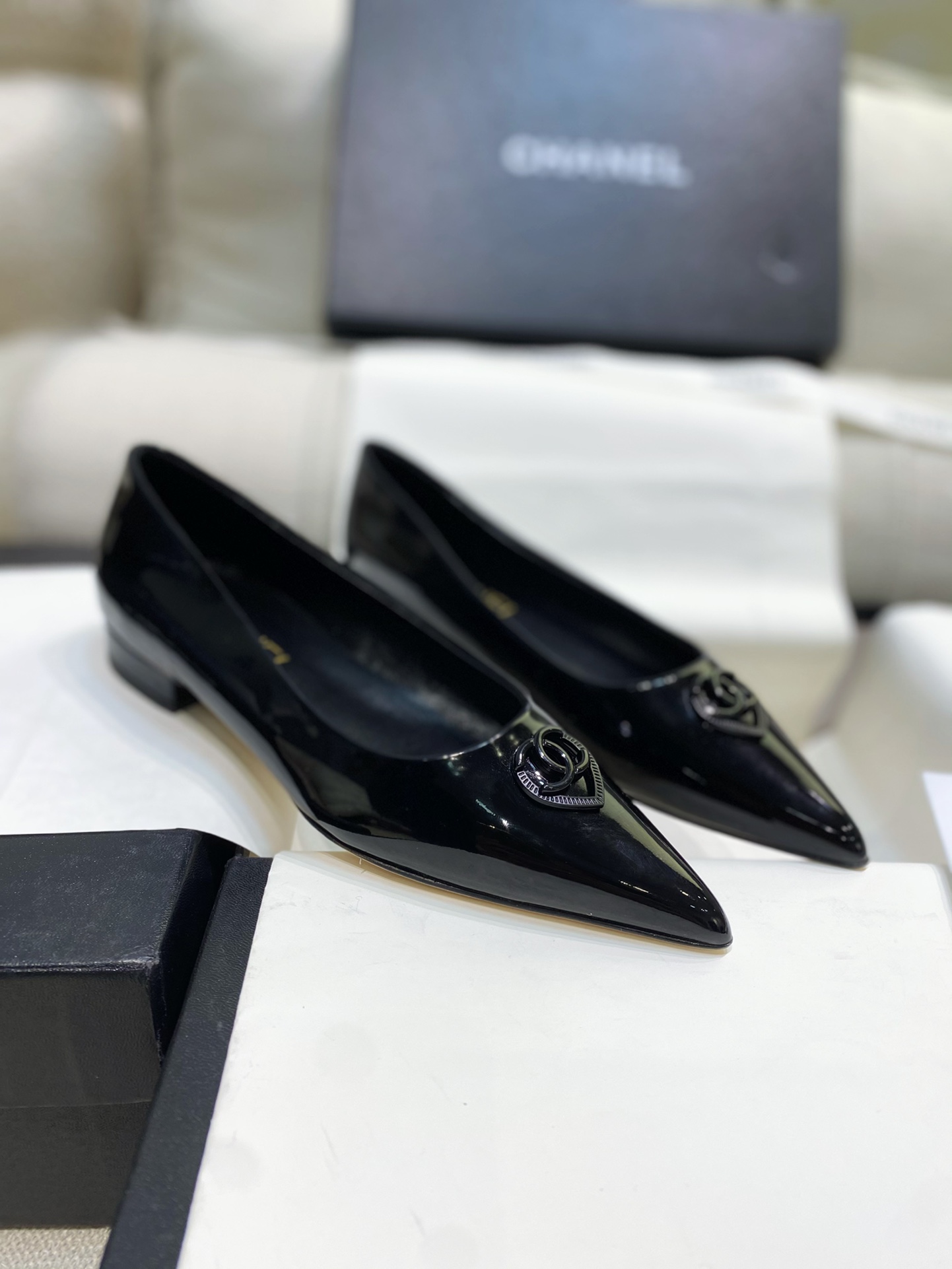 Chanel Scarpe Monostrato Cuoio genuino Pelle d'agnello verniciata 10 i1733992637 3276 2