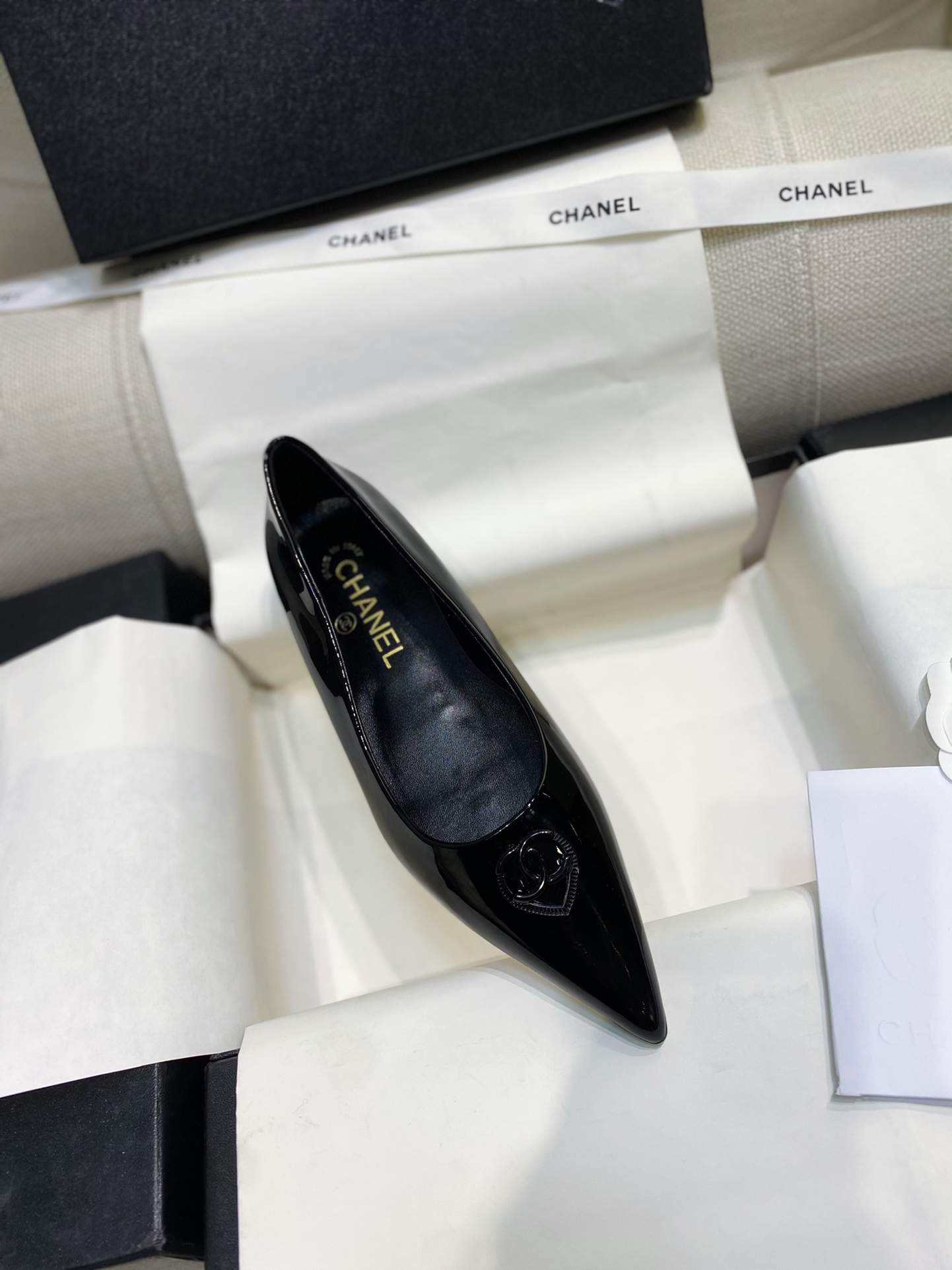 Chanel Scarpe Monostrato Cuoio genuino Pelle d'agnello verniciata 5 i1733992637 3543 0