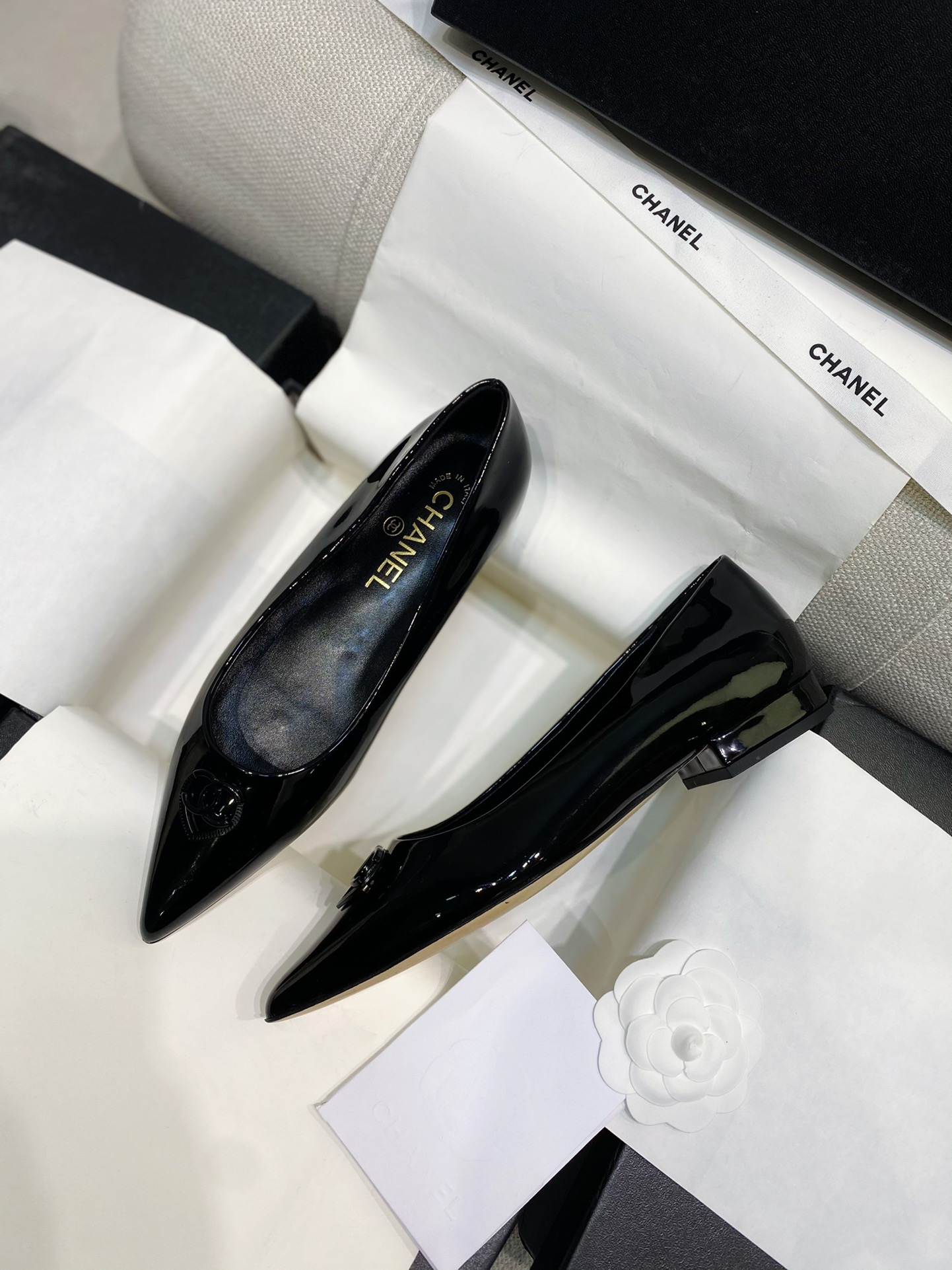 Chanel Scarpe Monostrato Cuoio genuino Pelle d'agnello verniciata 7 i1733992638 2647 5