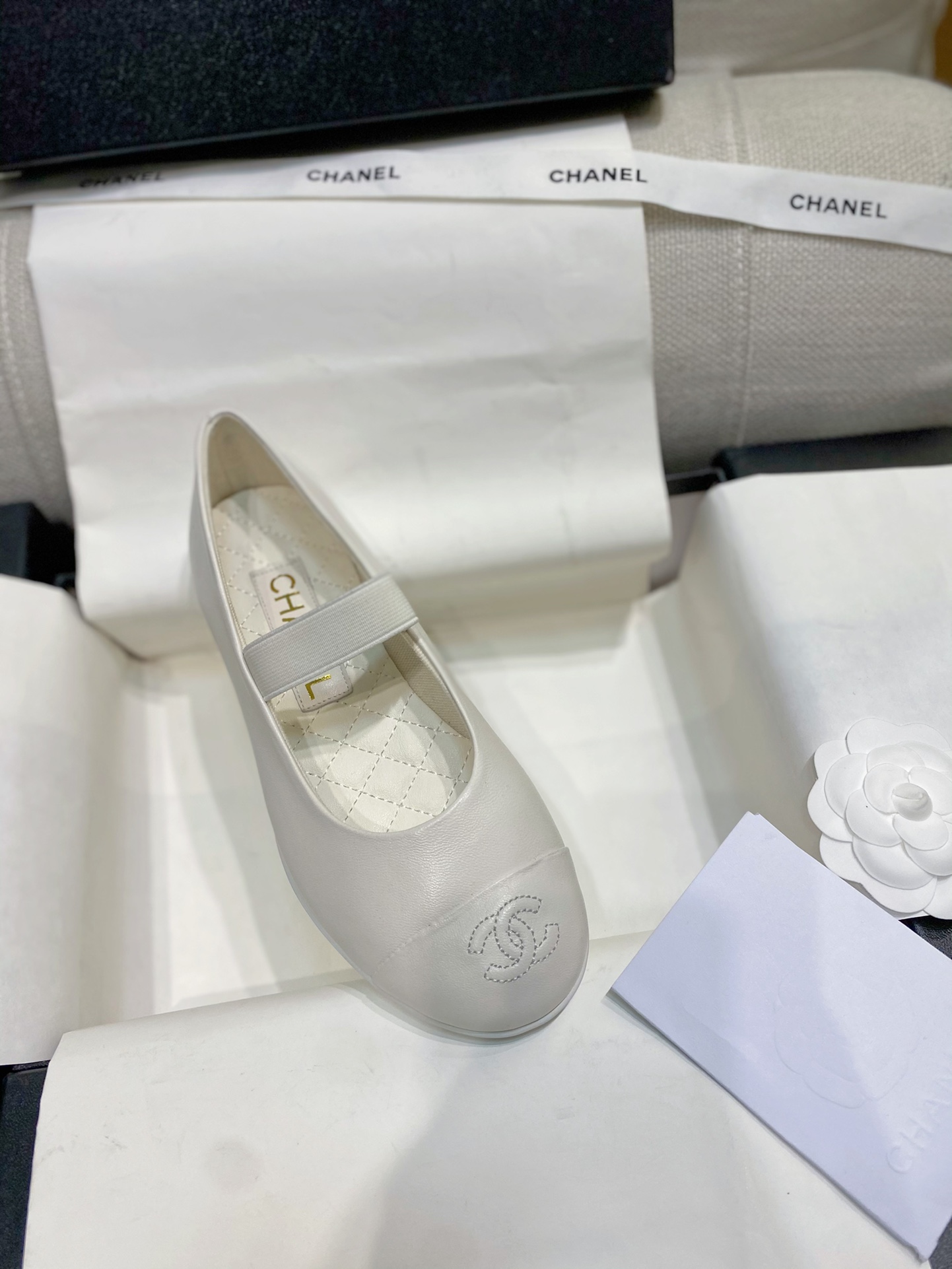 Chanel Scarpe Monostrato Pelle d'agnello Gomma di pecora 4 i1733998681 7856 2