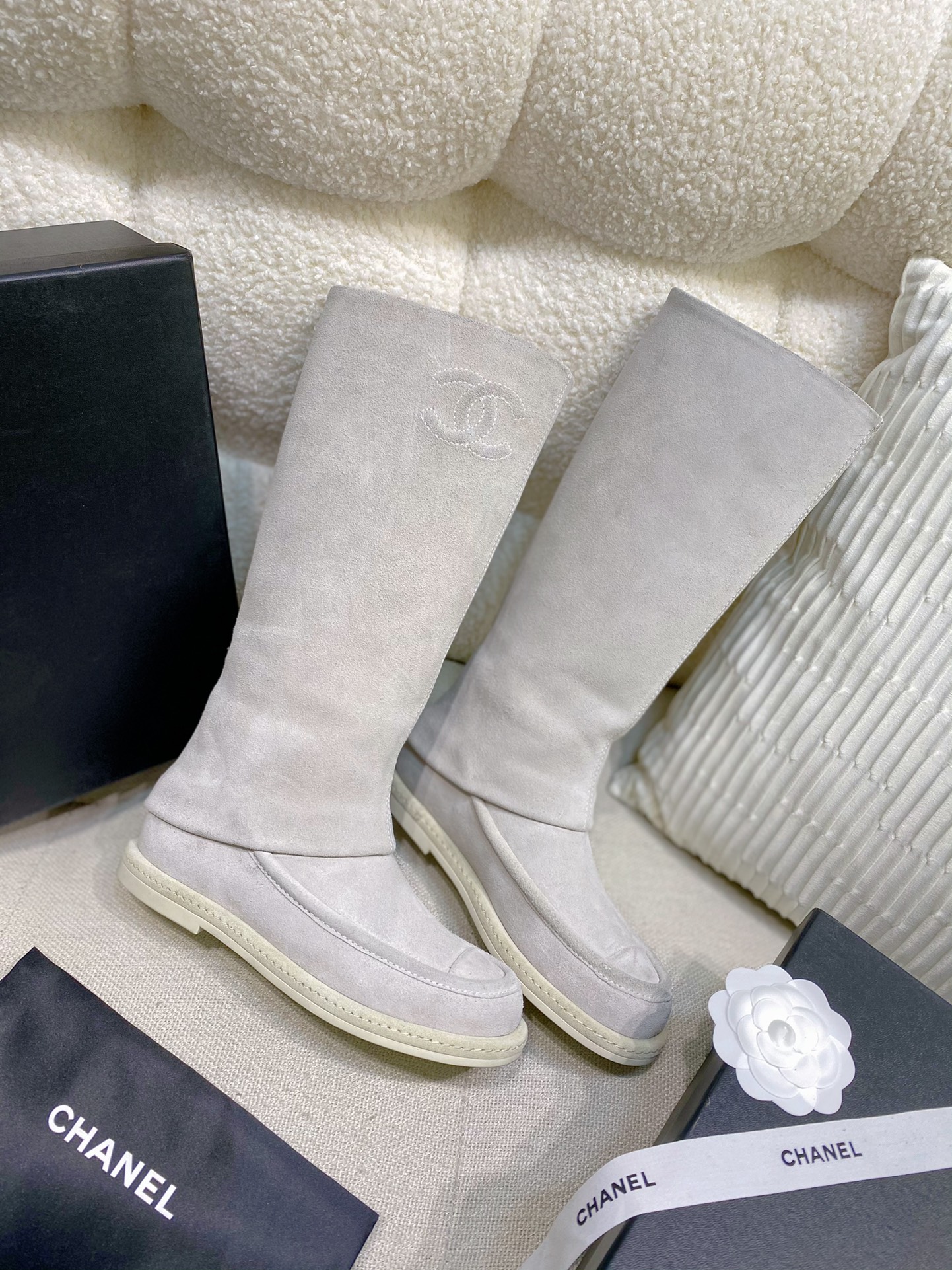 Chanel Stivali Lunghi Bianco Camoscio 1 Chanel Stivali Lunghi Bianco Camoscio