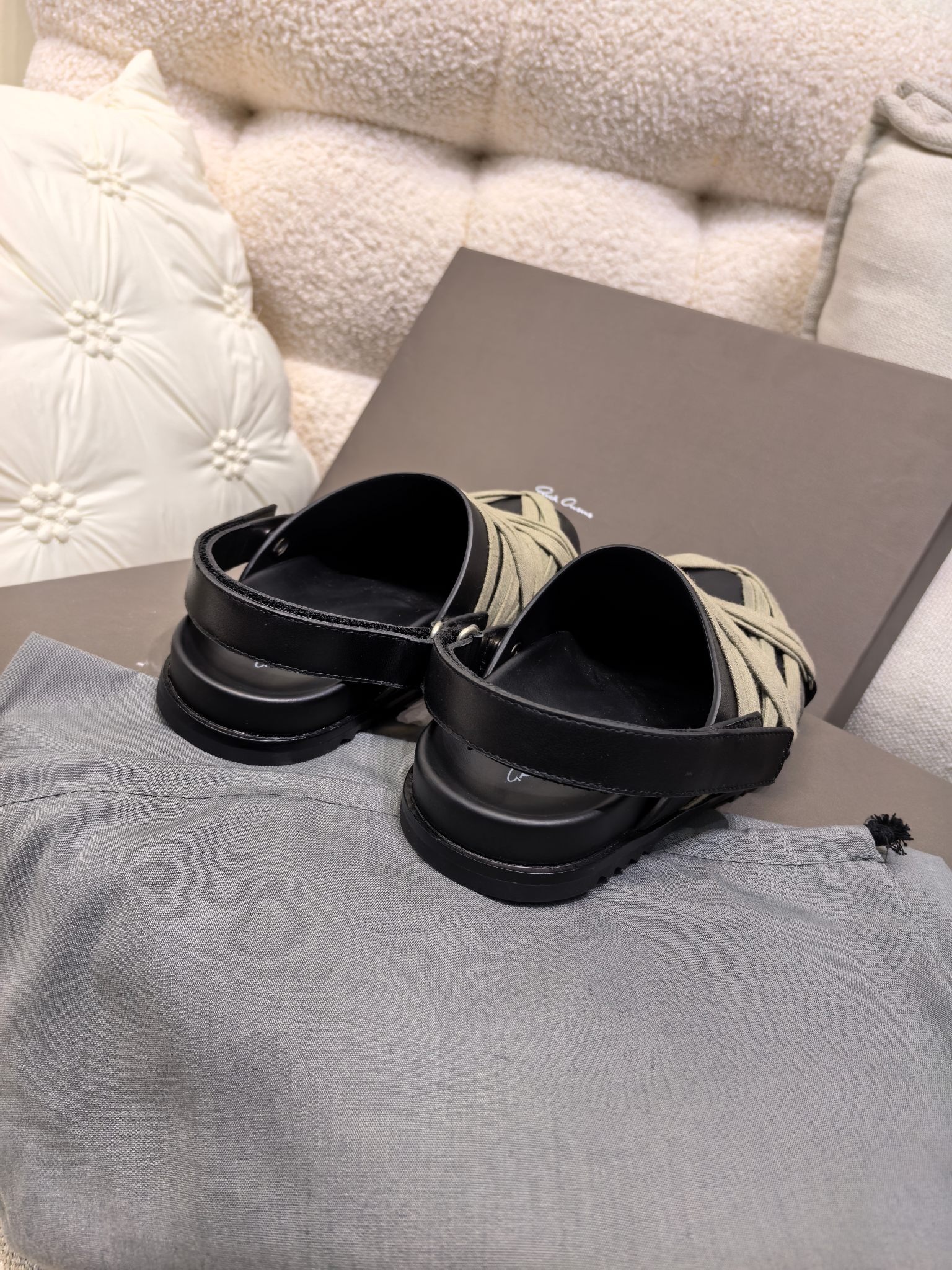 RICK OWENS Megalaced Mule: Iconic Giant Boots with “Megalacing” Details - 图片 6
