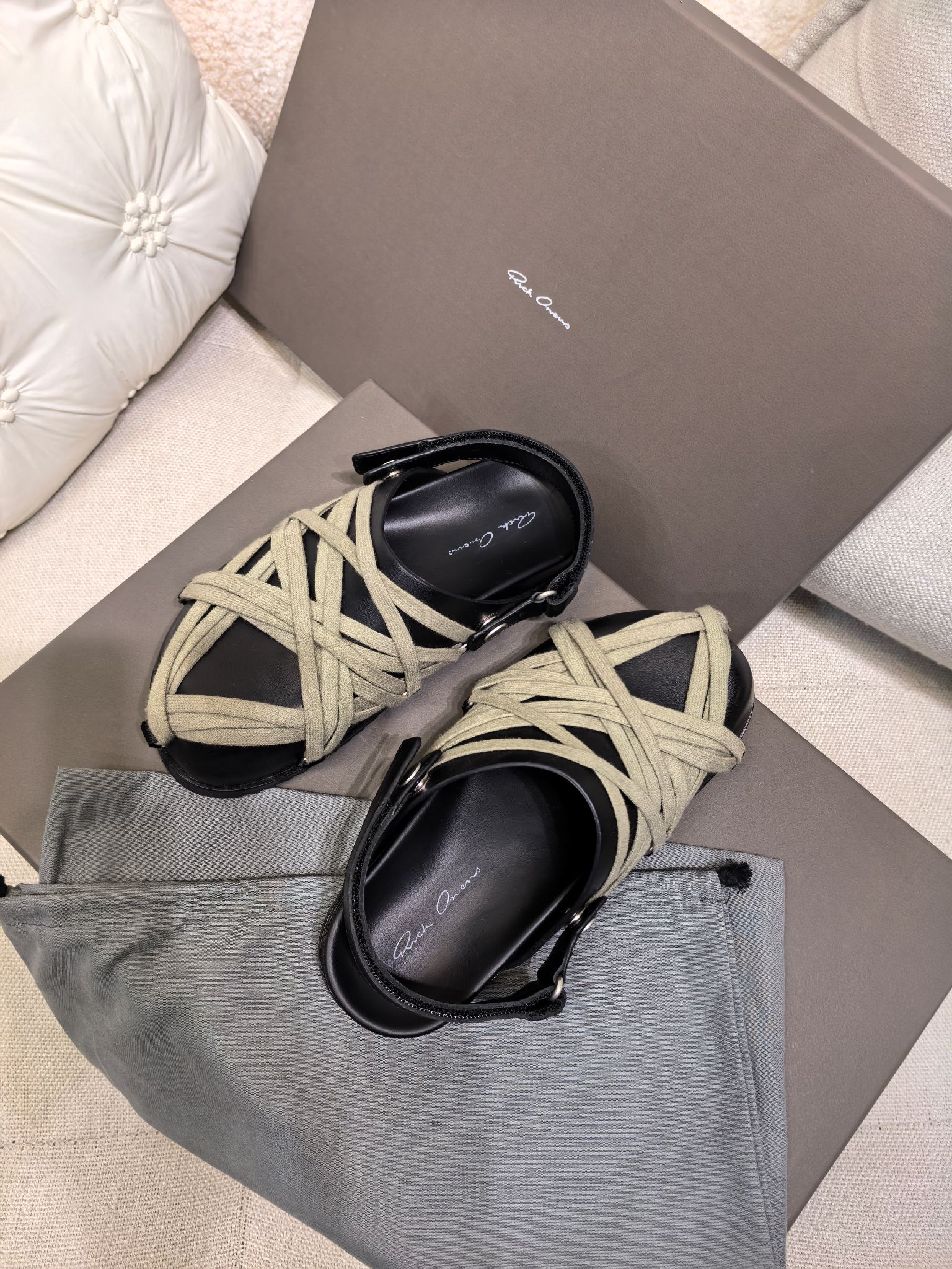 RICK OWENS Megalaced Mule: Iconic Giant Boots with “Megalacing” Details - 图片 8