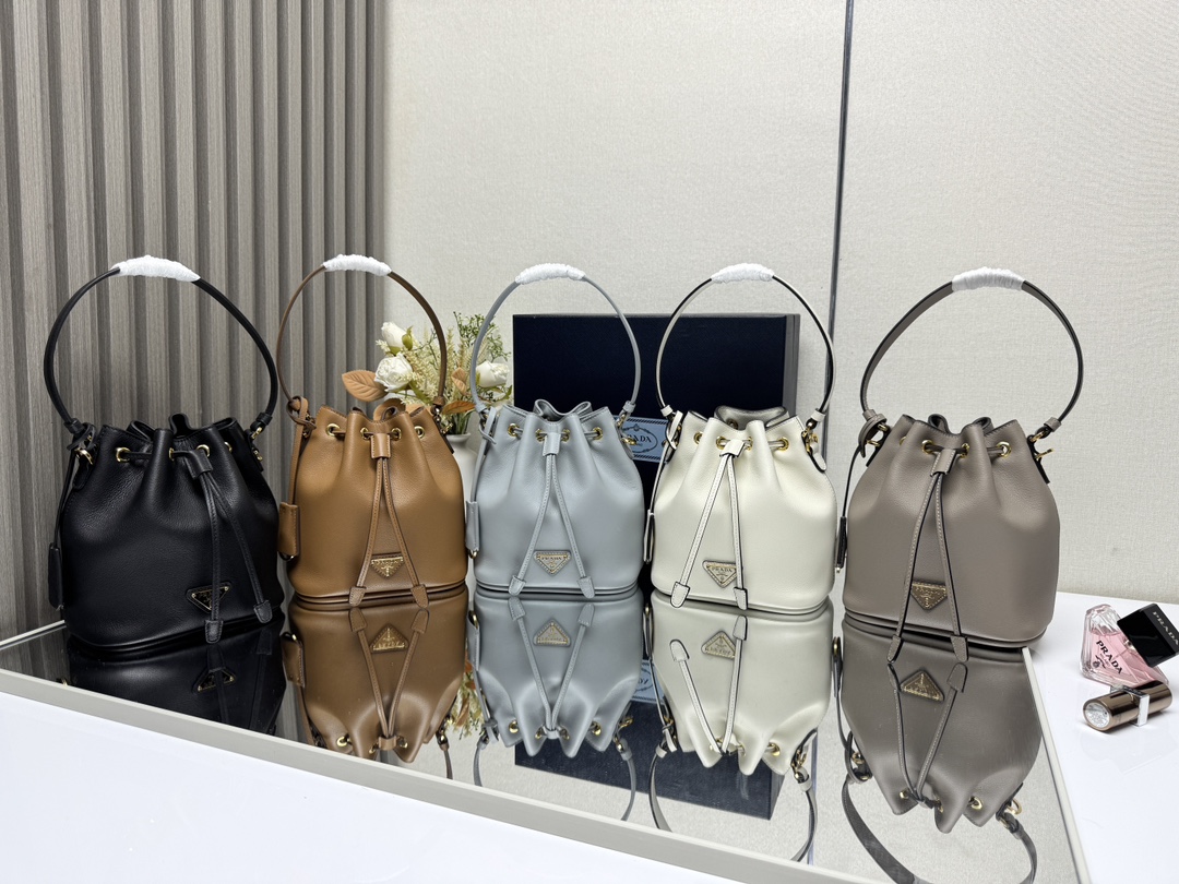 Nuevo bolso cubo 1BE067 (5 colores) en stock🎉