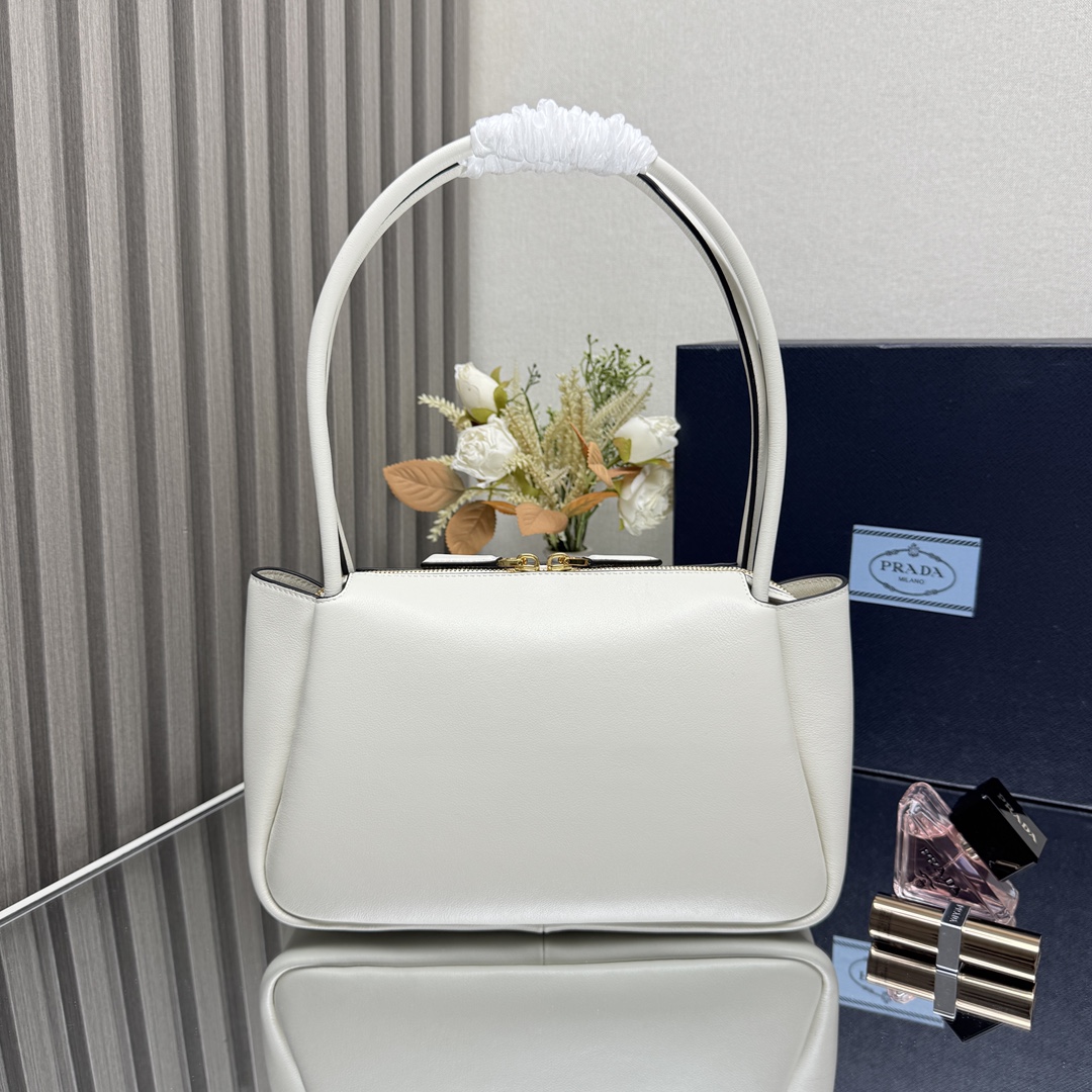 Prada 28x 18x 11cm everyday