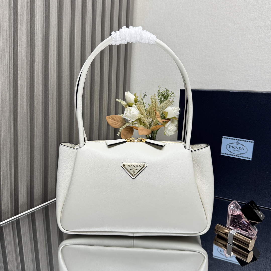 Prada 28x 18x 11cm everyday