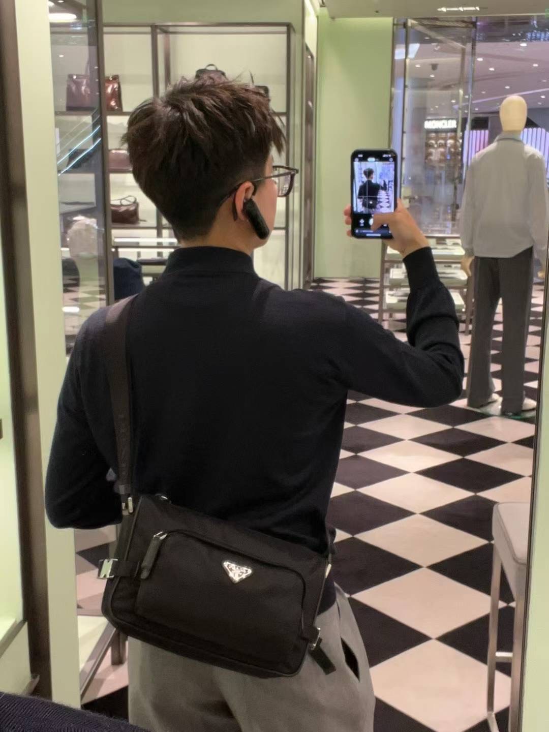 NO:389908,Small upper body picture, Prada [top original list], prada19860909小号上身图,普拉达【顶级原单】,prada,Bag