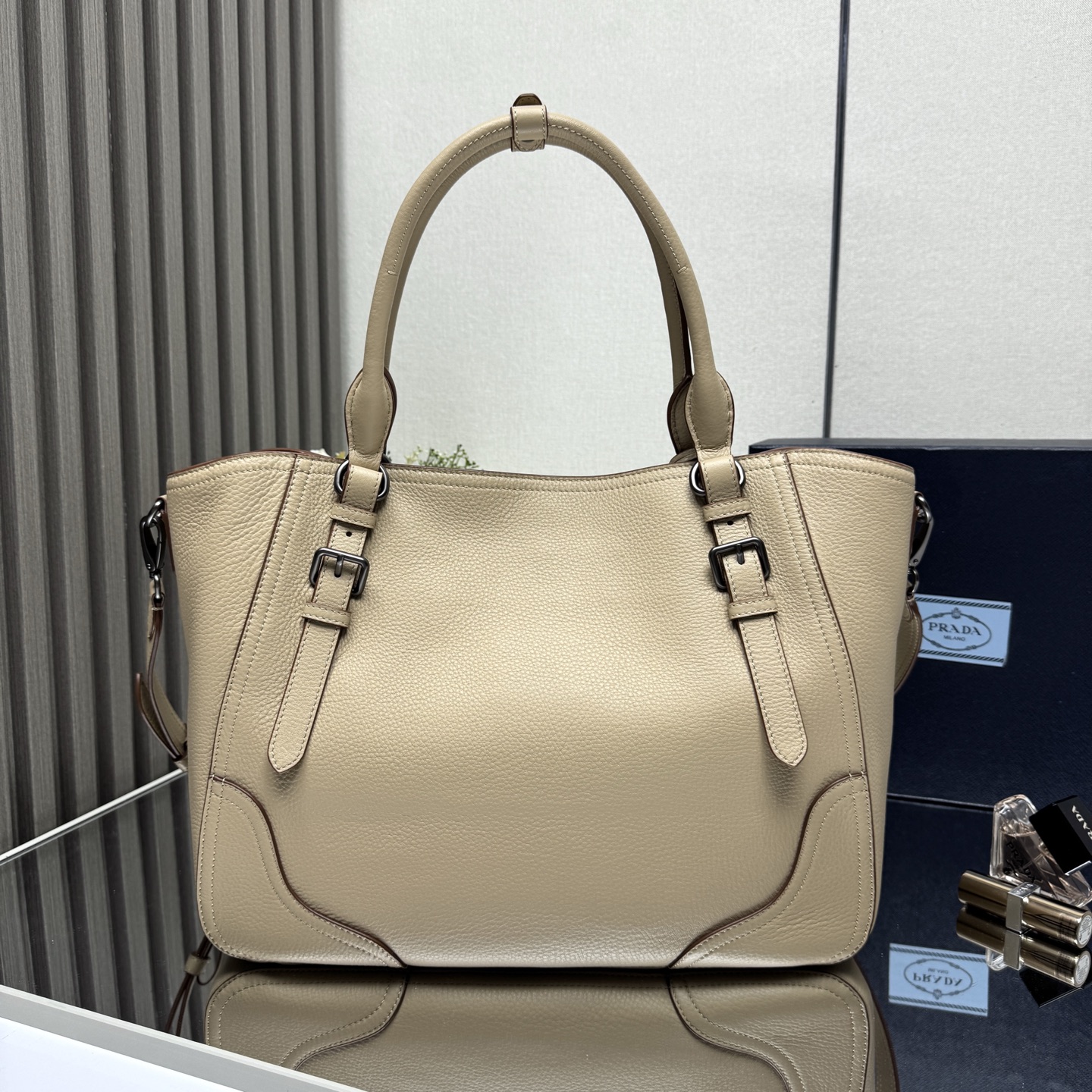 Prada 38x 32x 14cm everyday