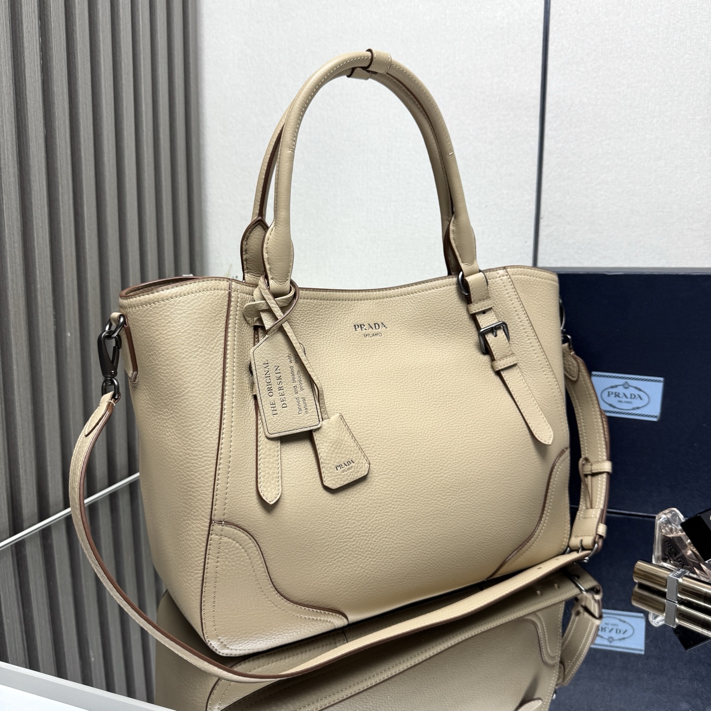 Prada 38x 32x 14cm everyday