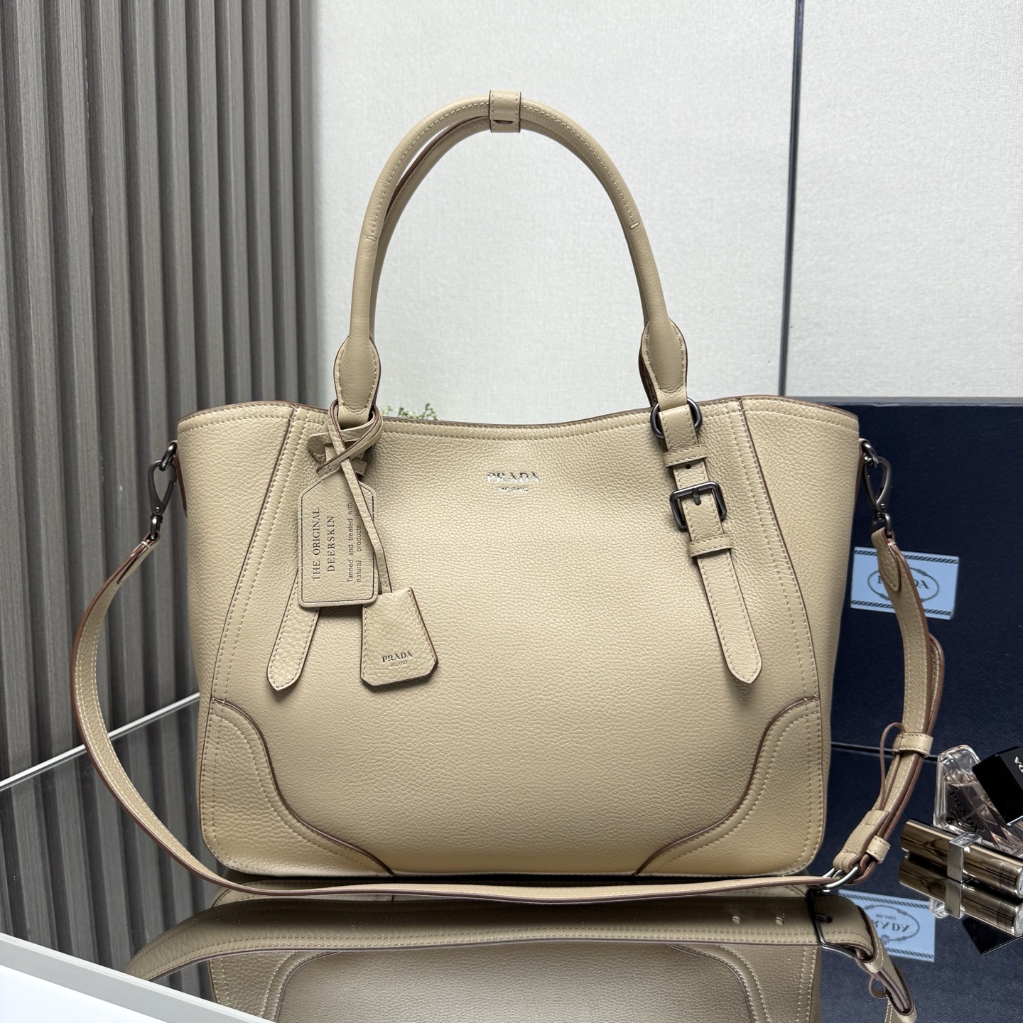 Prada 38x 32x 14cm everyday