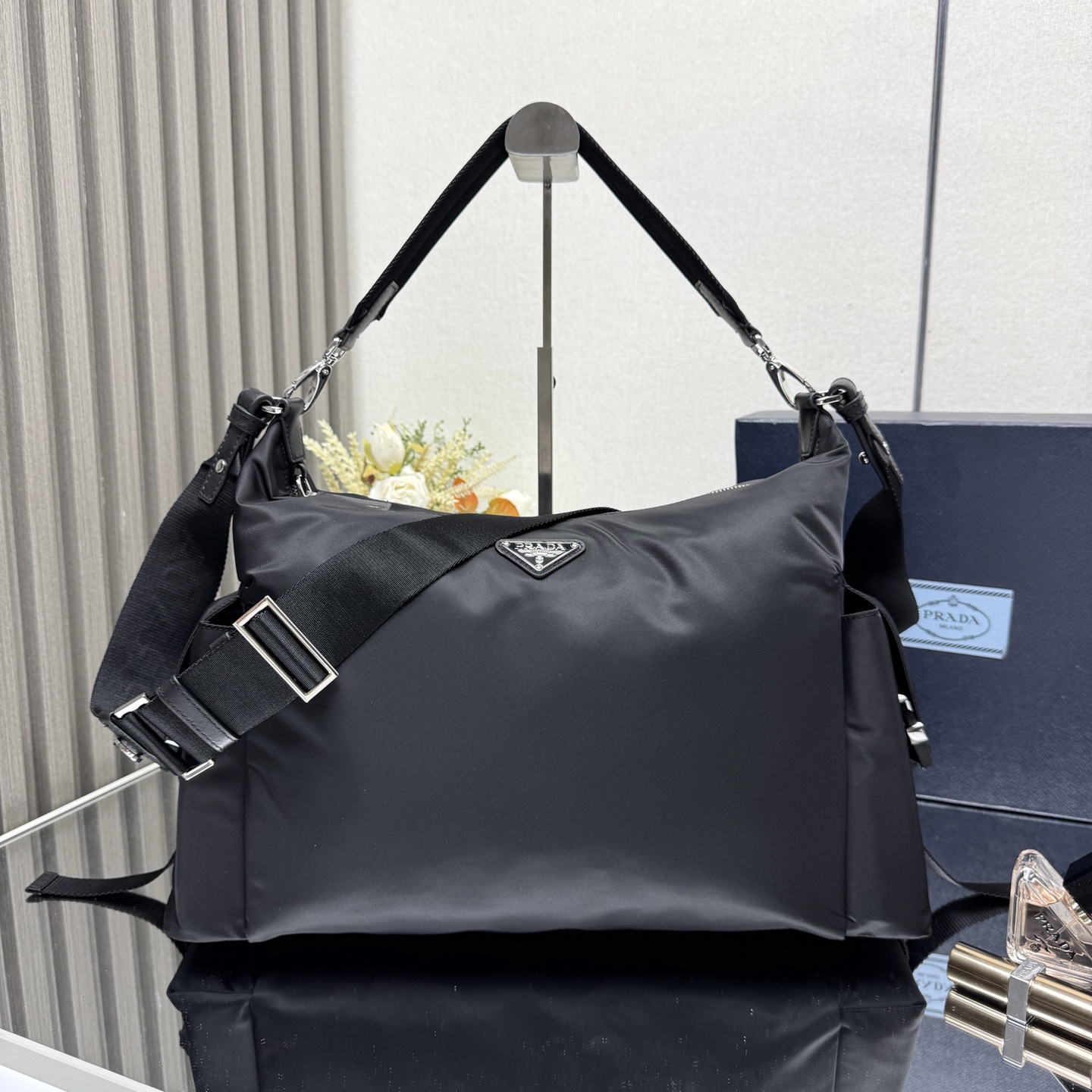 【Top original】🎉New men's🎉2VH204 Explore bag🎉🎉This Explore bag is the perfect combination of refinement and function…