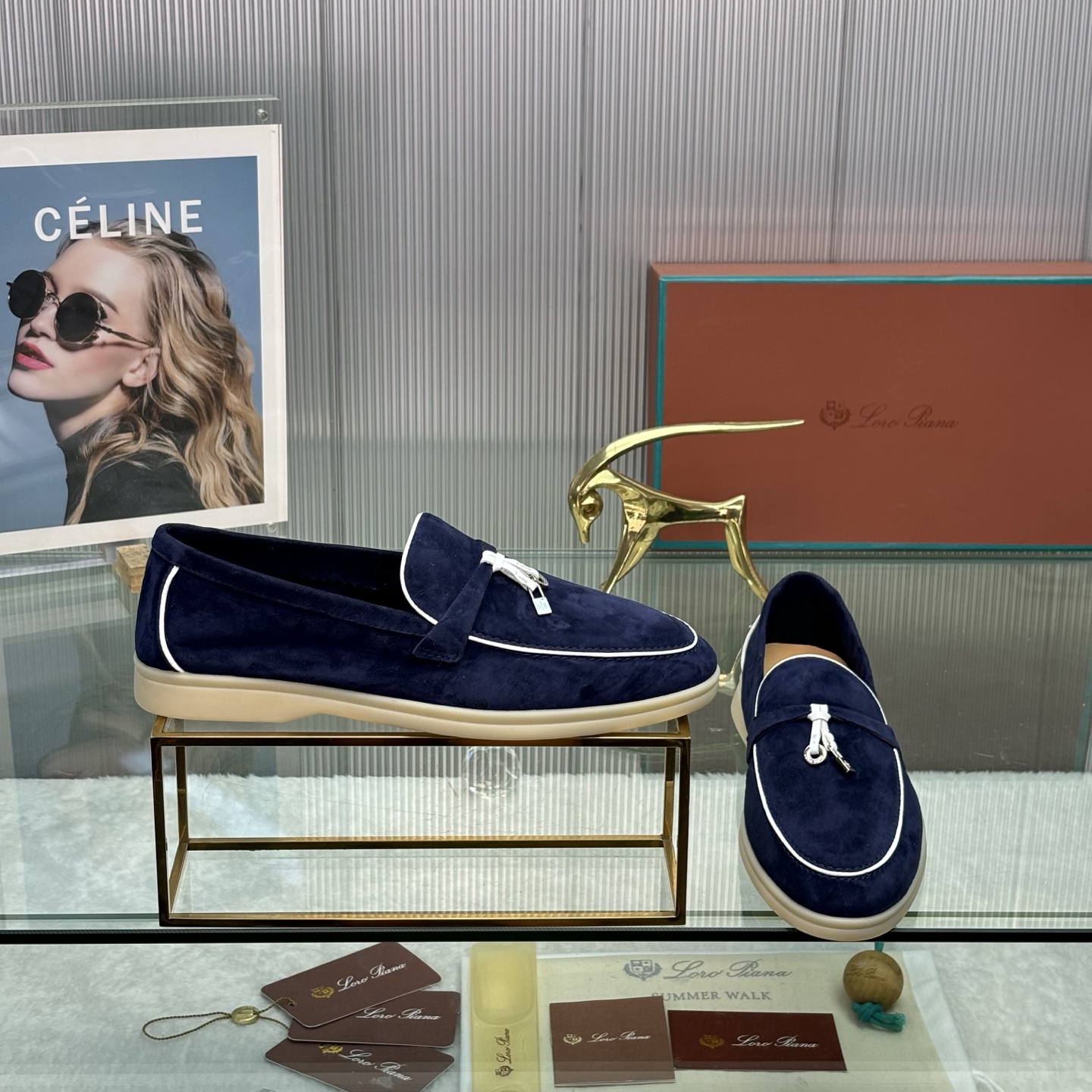 NO:259161,Loro Piana, Loaf Shoes with a Purchase Level, Couple Loafers ————————————— LP is the top luxury brand in Italy, low-key and luxurious, and the design is consistently solid color. Simple, clever details, fresh and refined!  If you don’t want to get a lot of models on the street, you can see this brand, Ins, and Xiaohongshu everywhere!  Original one-to-one custom-made, top-grade sheep skin with imported water dyed sheepskin in the inner lining, footbed cowhide, footbed, original wear-resistant, high elastic bull tendon sole, size number for women, size 35-39 (40.41.41 customized, men's size 39-44 (45.46.47 customized), loro shoes, loro piano, loro piano, loafers, cowhide, sheepskin, sheep19860909Loro Piana 乐悠翩雅 代购级别情侣款乐福鞋 ————————— LP是意大利顶级奢侈品牌 低调奢华 设计都是一贯纯色系 简单、细节巧妙、清新脱俗！ 不想满大街撞款的可以看看这个品牌、ins、小红书随处可见这个品牌的身影 ！原版一比一定制 鞋面顶级羊猄皮 内里进口水染羊皮 垫脚牛皮垫脚  大底原版耐磨高弹牛筋底 码数女码35-39（40.41.41定制 男码39-44 (45.46.47定制）,乐福鞋,loro piana,loro piana,loafers,cowhide,sheepskin,sheep,Women's Shoes