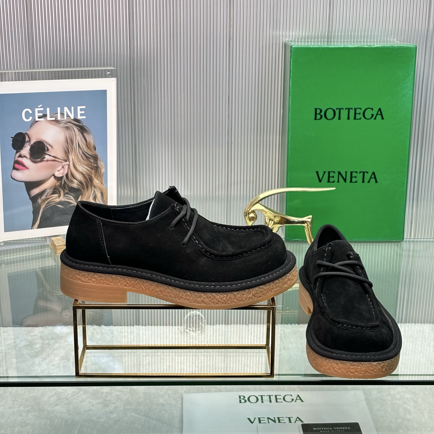 NO:390537,Nian Baodie Home Counter Style!  A generous head!  Braided foot-covered deep-mouthed shoes!  Replica of the original board!  Super domineering!  Original board mold opening and large bottom!  Premium mercerated cashmere!  Gusei cattle!  Female 35-3940 Male 39-44 38 45 No return or exchange for orders!  ,loafers,bottega veneta,loafers19860909年葆蝶家 专柜款！大方头！编织套脚深口鞋！原板复刻！上脚超级霸气！原板开模大底！高级丝光羊绒！固色牛里！女35-3940 订男39-44 38 45 订不退换！,乐福鞋,bottega veneta,loafers,Women's Shoes