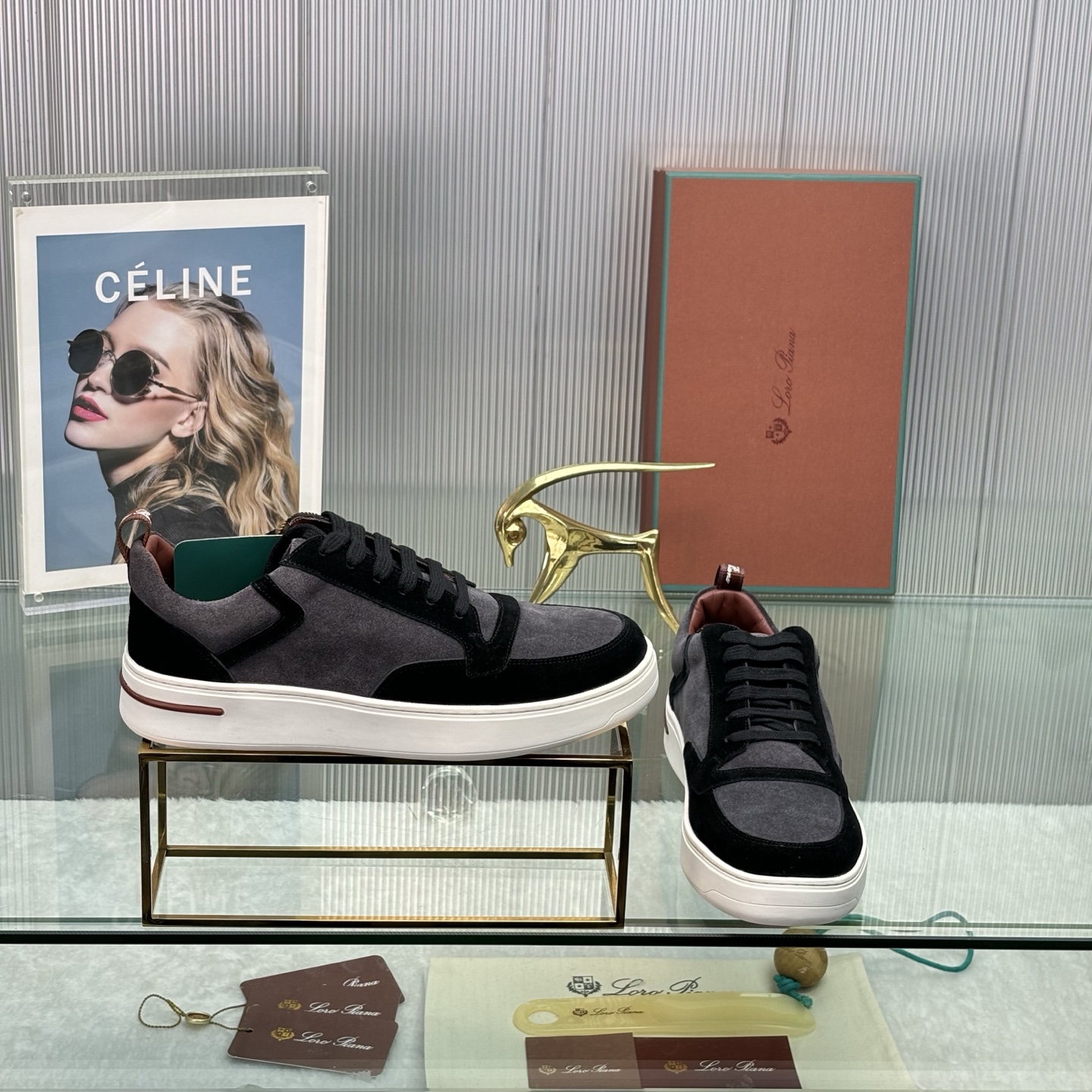 NO:392797,Loro Pian＊Classic sports and casual series, simple and fashionable. Imported cowhide fabric, cowhide footbed, size 39-46, casual shoes/sports shoes, loro piana, sneakers, cowhide19860909Loro Pian＊经典运动休闲系列,简约时尚.进口牛皮面料,牛皮垫脚,39-46码,休闲鞋/运动鞋,loro piana,sneakers,cowhide,Women's Shoes