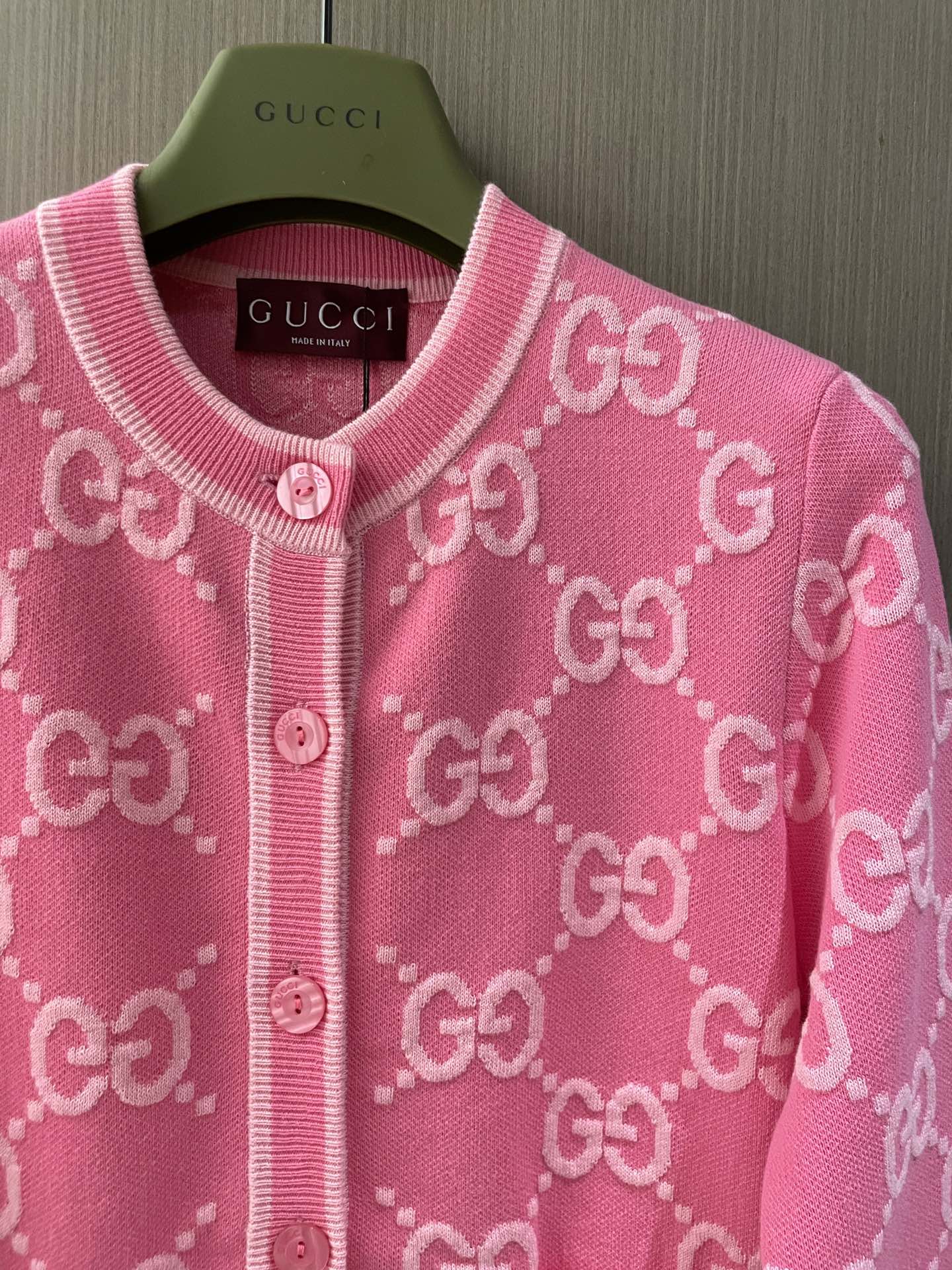 Gucci Interlocking G Jacquard Cardigan: Luxurious Knitwear 5 i1715842125 3341 5