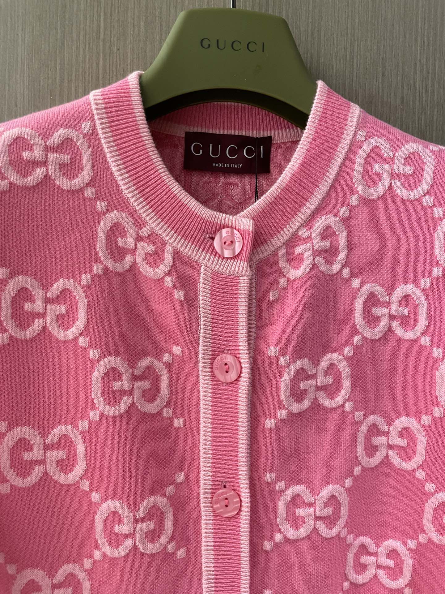 Gucci Interlocking G Jacquard Cardigan: Luxurious Knitwear 3 i1715842125 7522 1