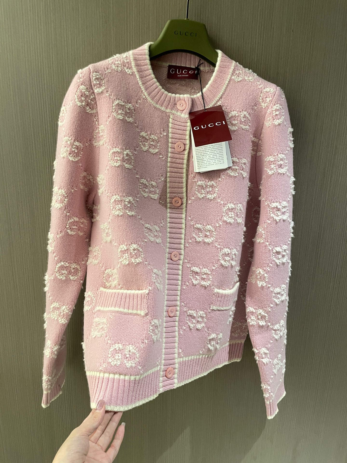 Gucci Wool Cardigan with GG Jacquard Pattern | Soft & Stylish 4 i1737026902625 630 0 2