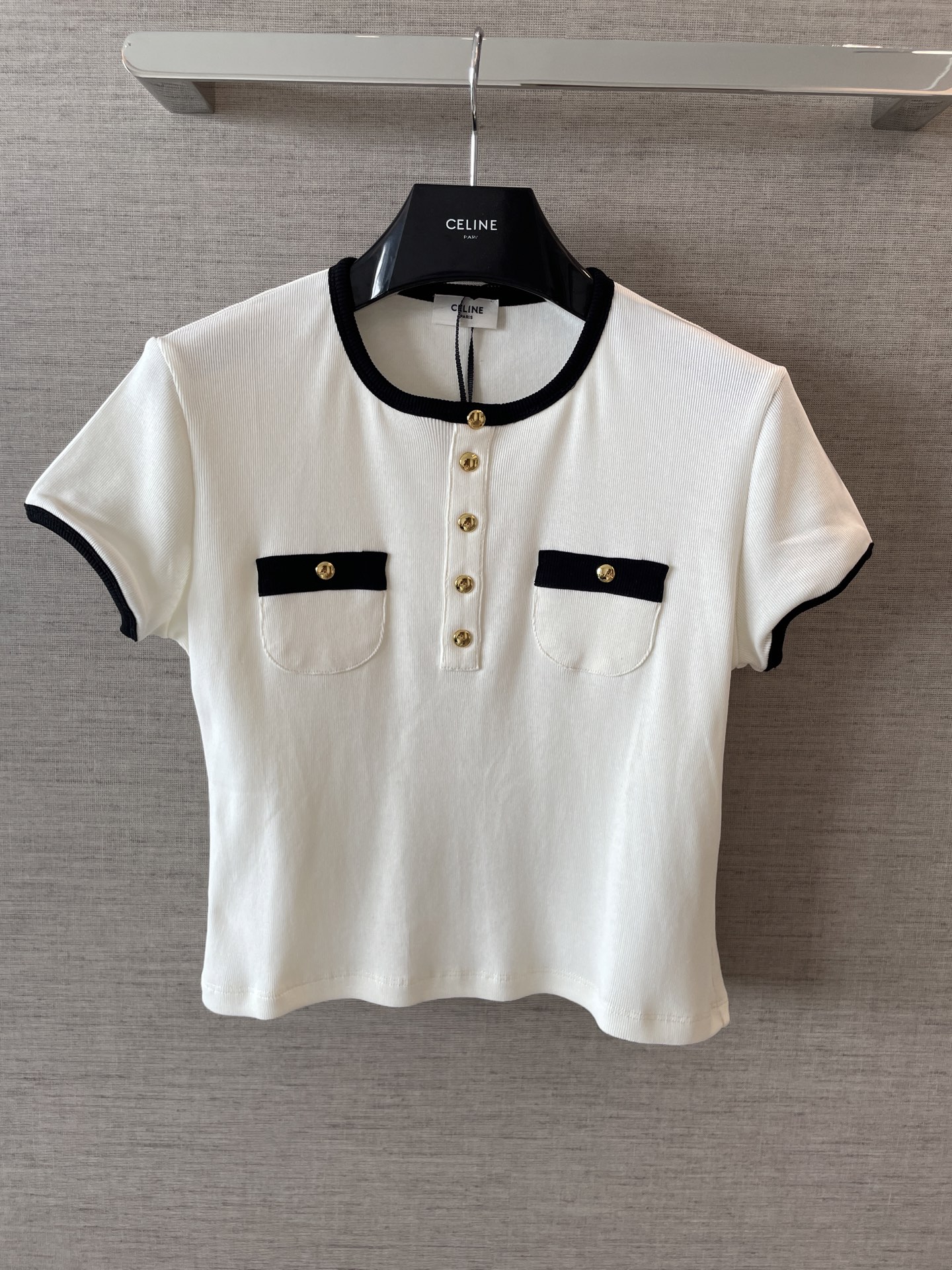Two-Tone Black Top - Versatile & Slimming Fit (Sizes 36, 38, 41) 4 i1750308102471 5799 0 2