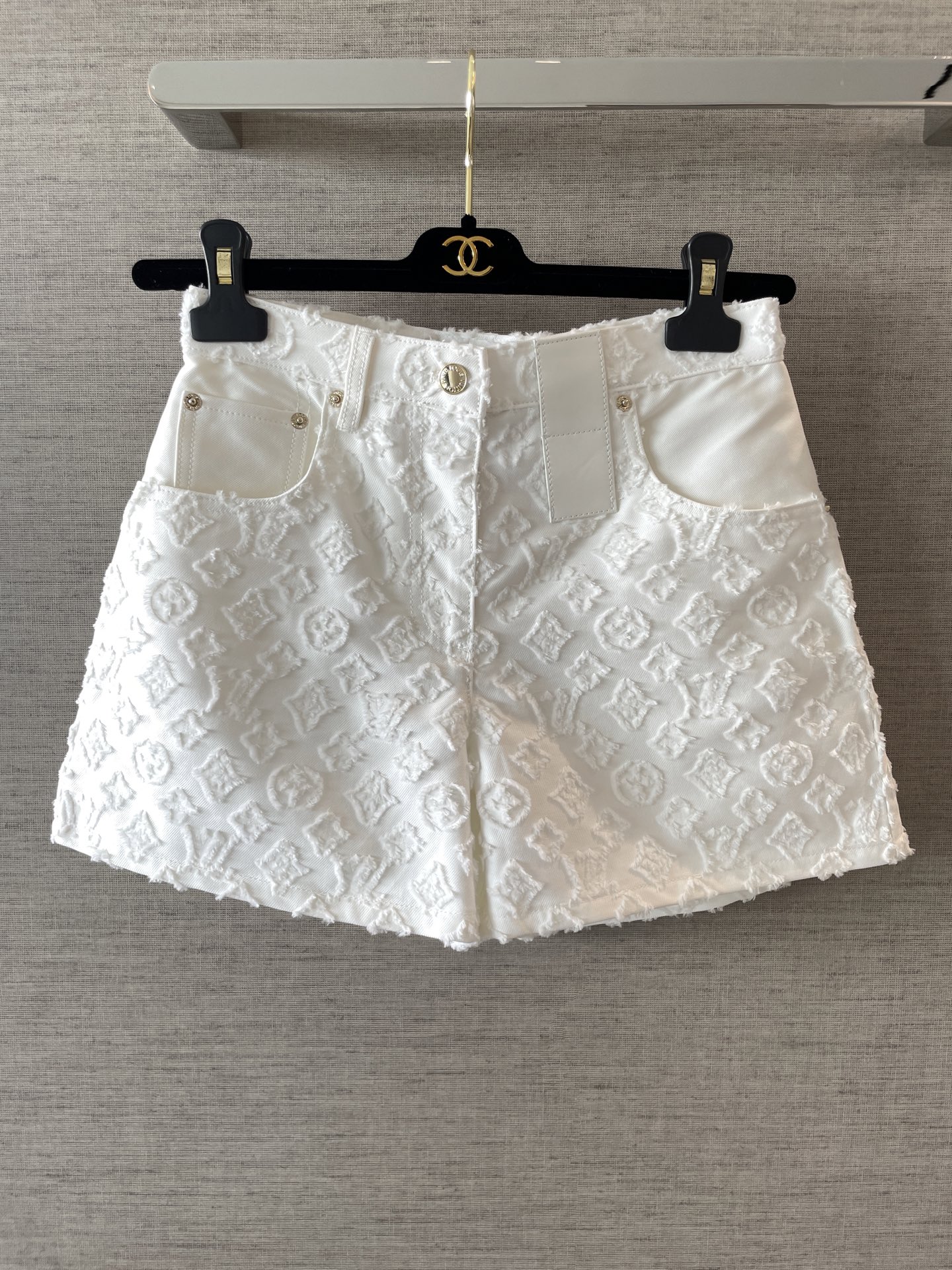 Jacquard Shorts: Premium Fabric, Authentic Detailing, and Perfect Fit 4 i1752552419460 8054 0 2
