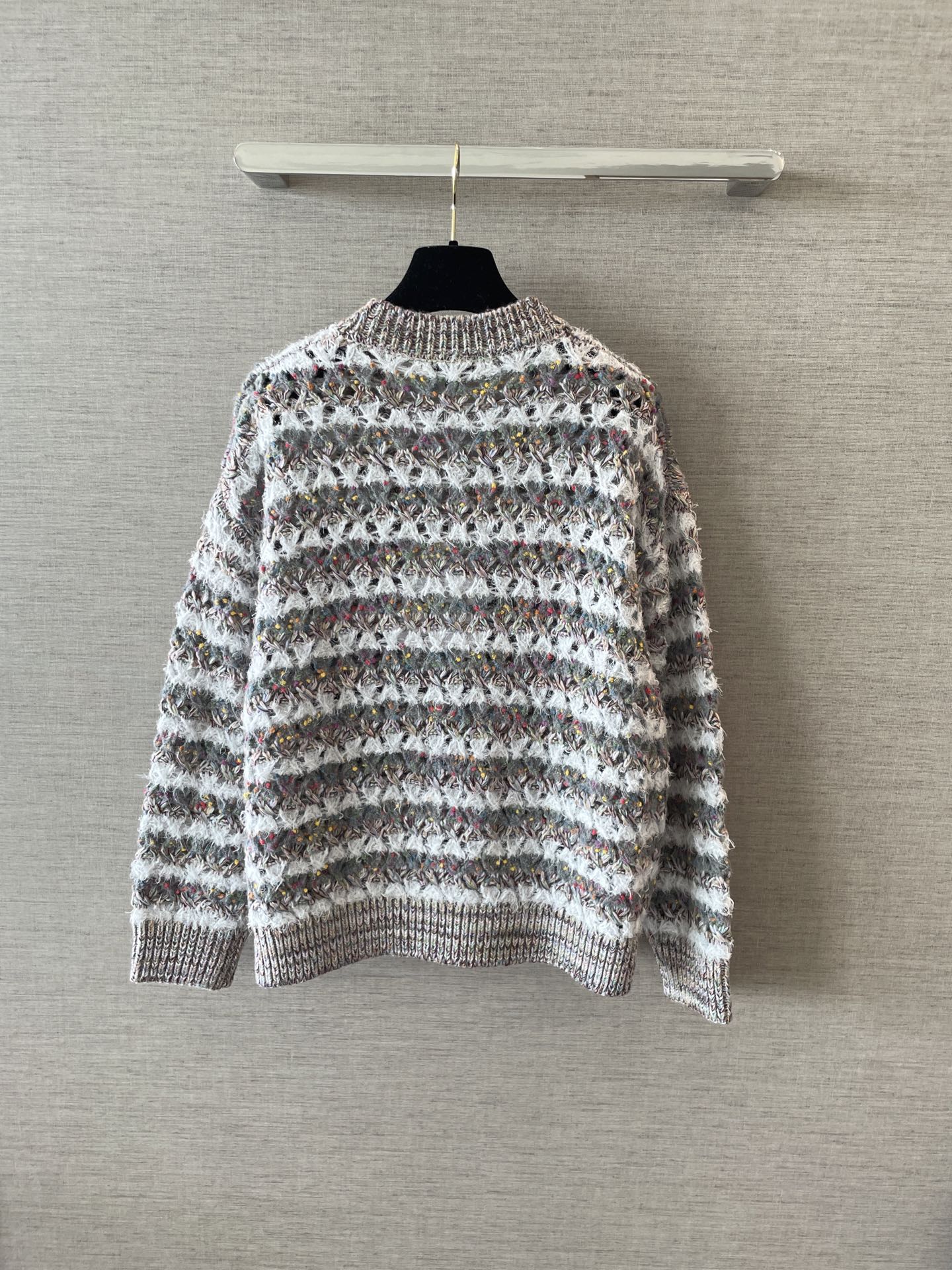 Chanel 25B Colorful Cardigan: Timeless Style & Luxurious Comfort 7 i1755255307070 6509 0 4