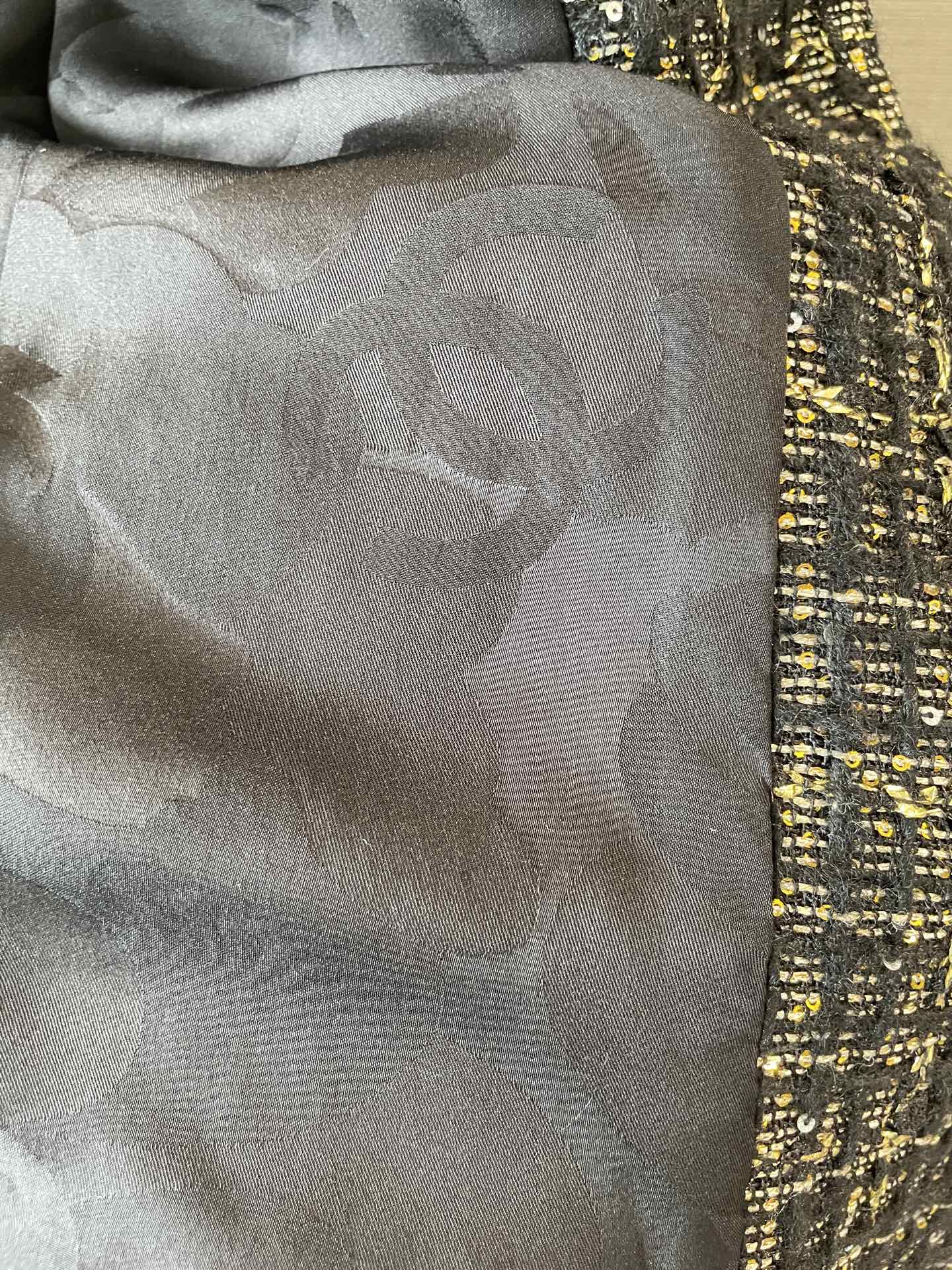 Chanel Black & Gold Silk Jacket - 25A Collection, Impeccable Detailing 7 i1755428101347 917 0 4