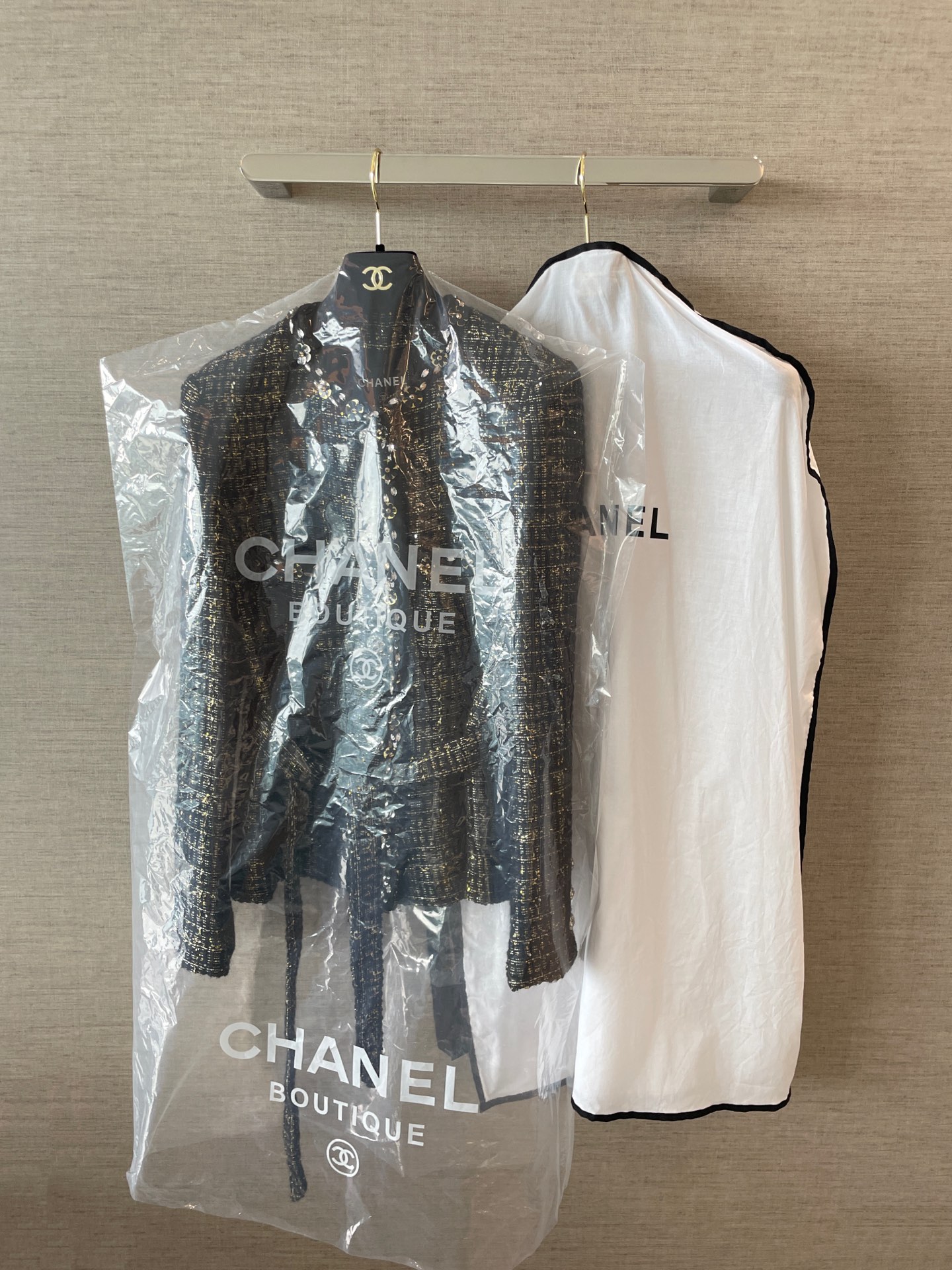 Chanel Black & Gold Silk Jacket - 25A Collection, Impeccable Detailing 11 i1755428102353 2615 0 2