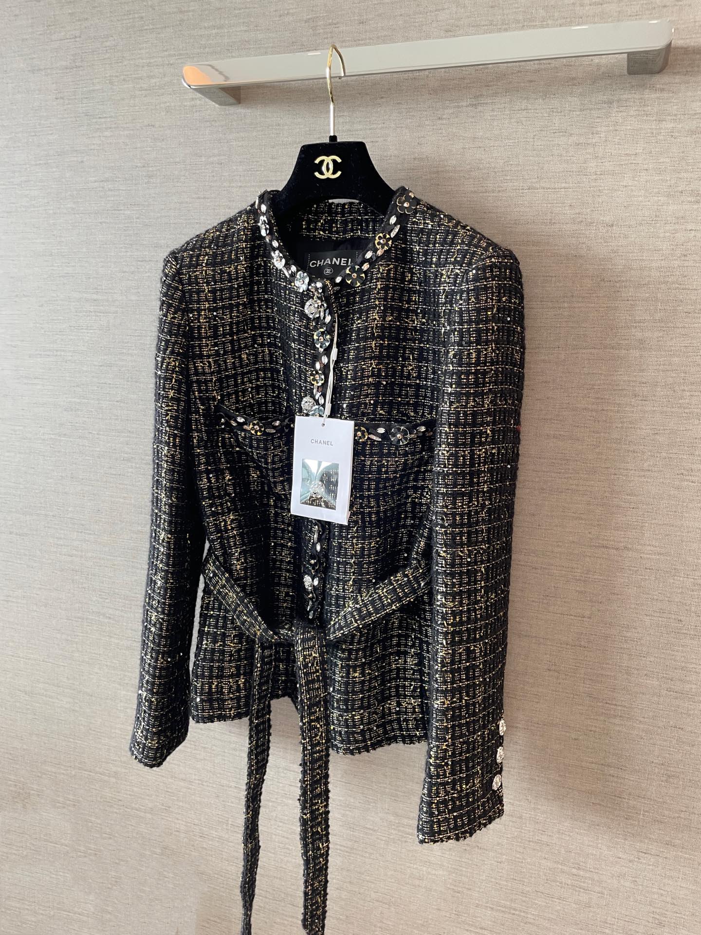 Chanel Black & Gold Silk Jacket - 25A Collection, Impeccable Detailing 5 i1755428102393 7551 0 0