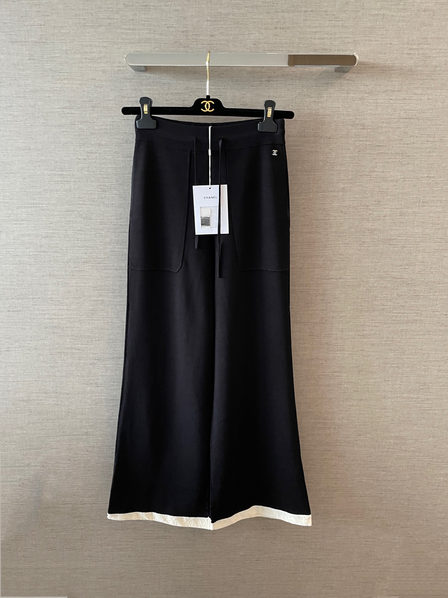 Chanel Black and White Pants - Stylish & Comfortable, Sizes 36-41 2 i1755428509742 1418 0 0