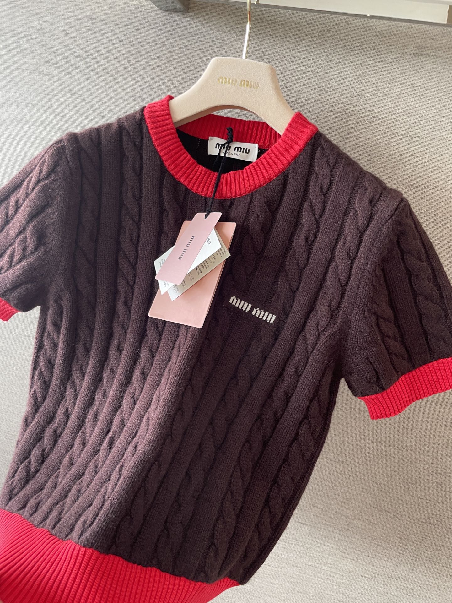 Miu Color Block Knit Top: Slim Fit, Designer Yarn, and Authentic Details 6 i1759744896635 2447 0 5