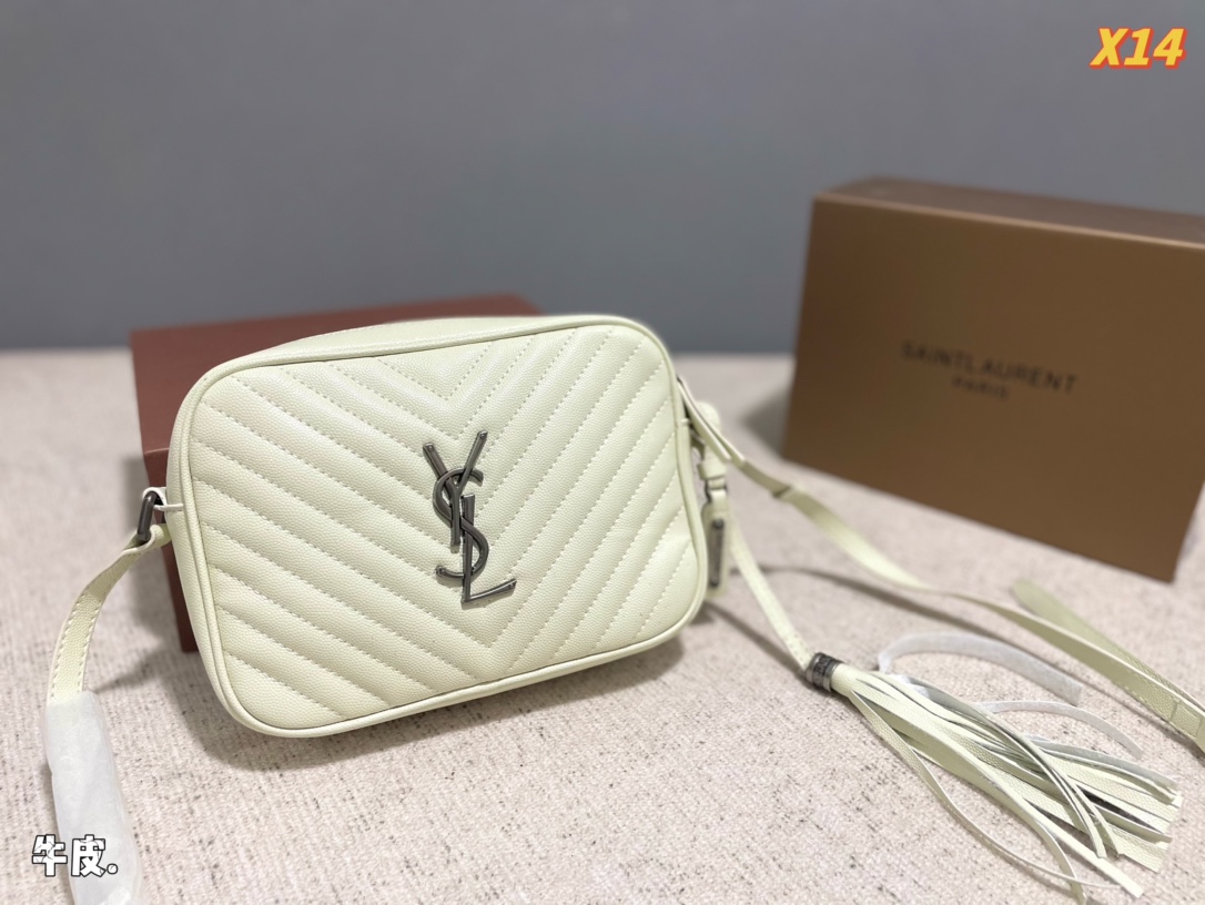 Yves Saint Laurent Sac À Dos Sacs Caméra Les meilleures marques comme
 Cuir de vache La chaîne