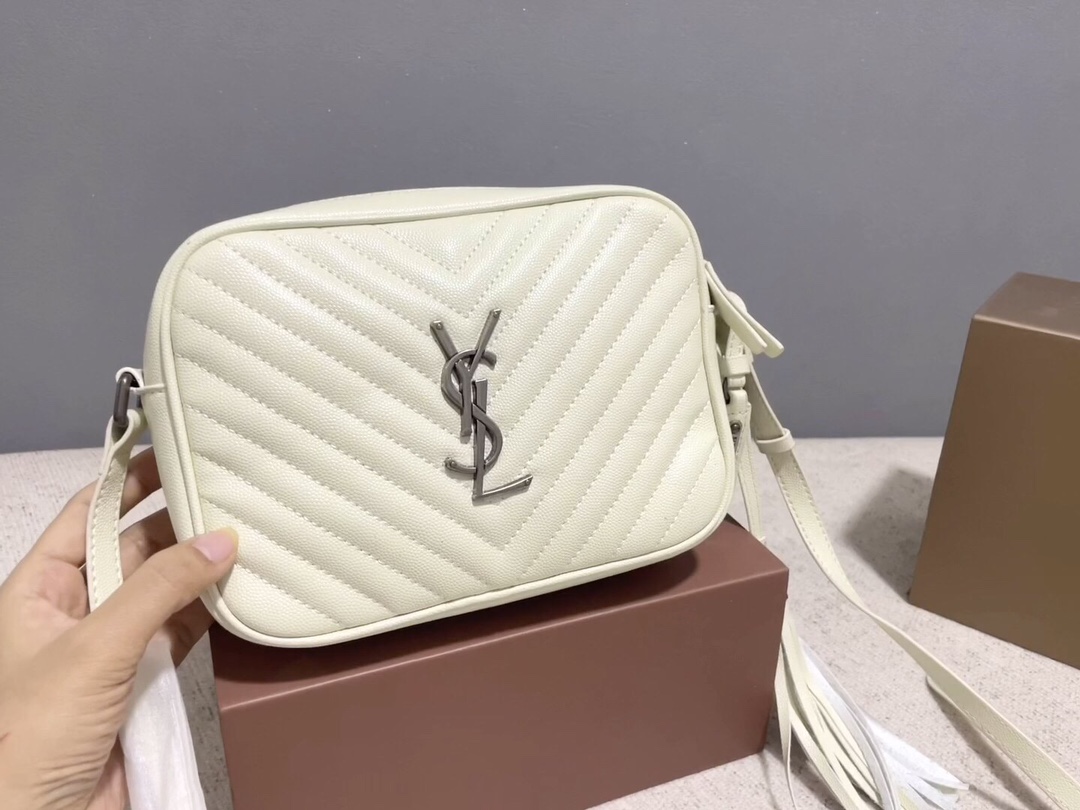 Le meilleur
 Yves Saint Laurent Sacs Caméra