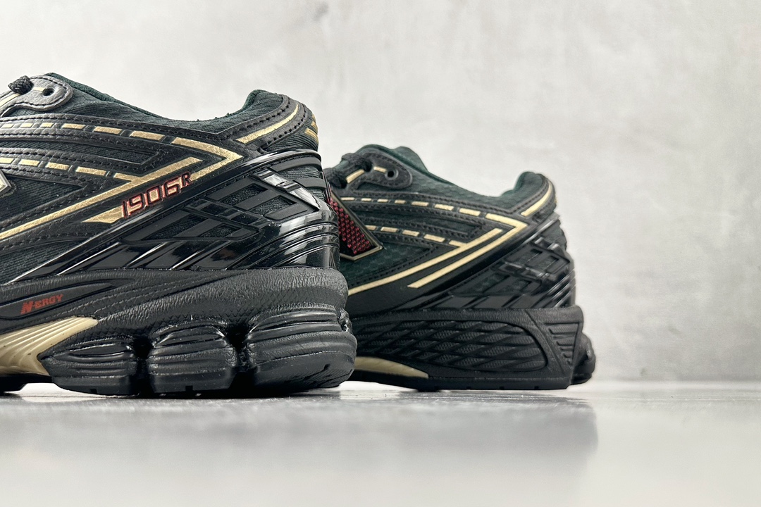 DT特价 特价 公司级ITH × New Balance NB 1906R黑色 货号:M1906RKS 尺码:36 36 DT特价 特价 公司级ITH × New Balance NB 1906R黑色 货号:M1906RKS 尺码:36 36