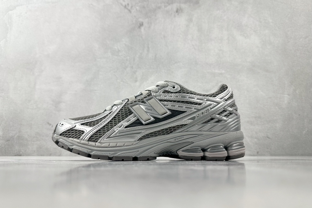 DT特价 特价 公司级New Balance NB 1906R Y2K 银灰 货号:M1906REH 尺码:36 36. DT特价 特价 公司级New Balance NB 1906R Y2K 银灰 货号:M1906REH 尺码:36 36.