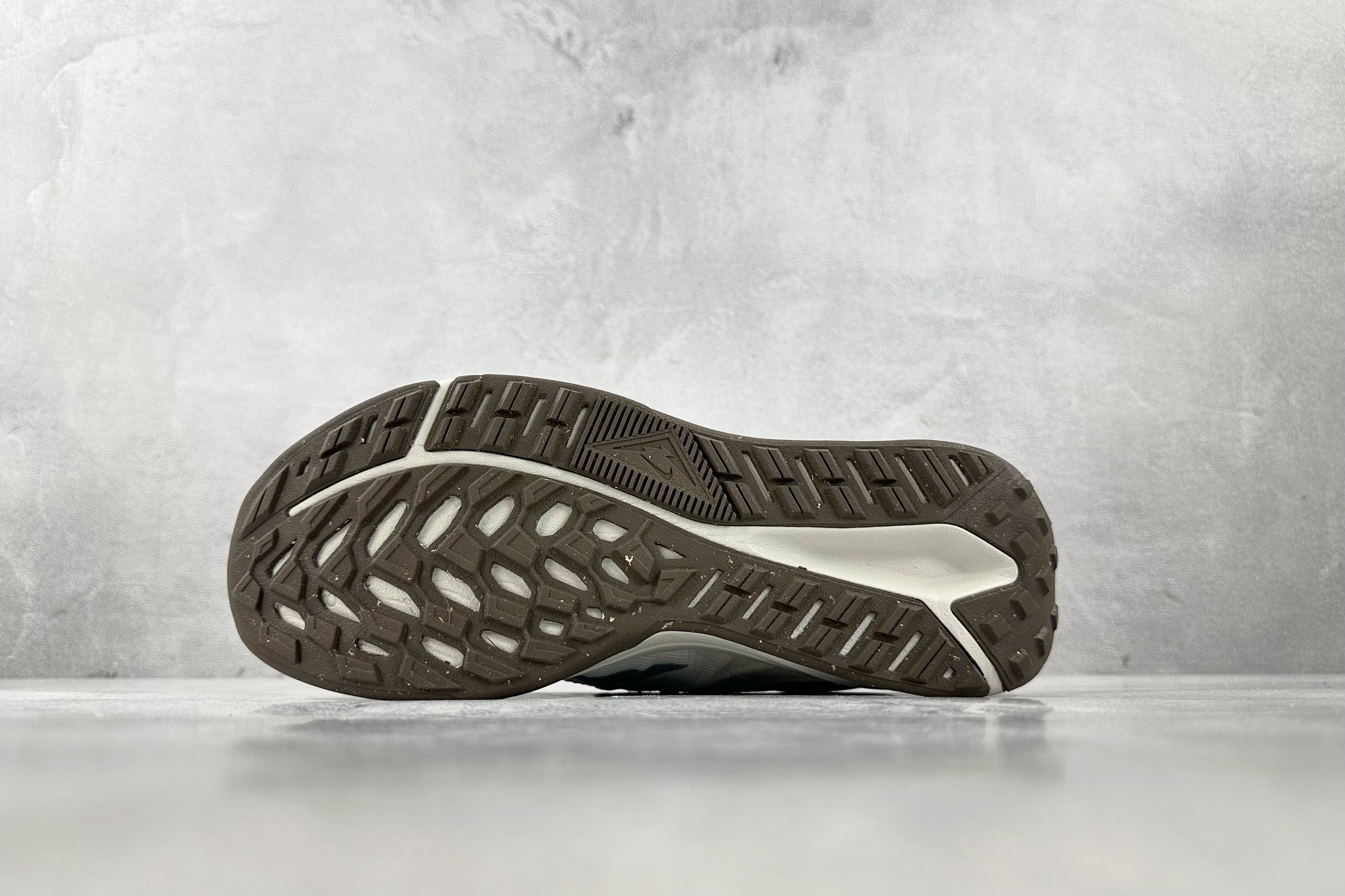 Nike Juniper Trail 2 2白绿黑 FJ7069-120