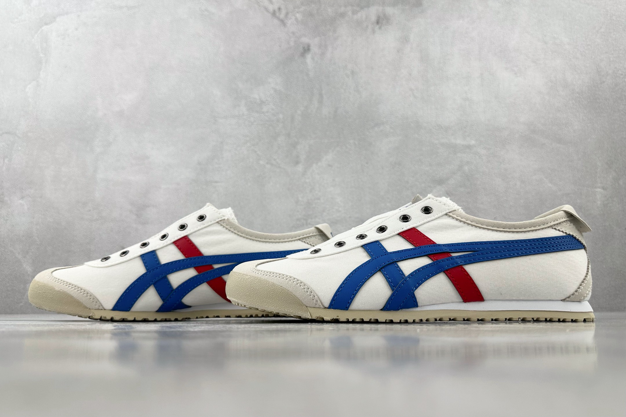 PK帆布特价 
全新工厂开发 Onitsuka Tiger鬼塚虎 MEXICO 66 Slip-On 白