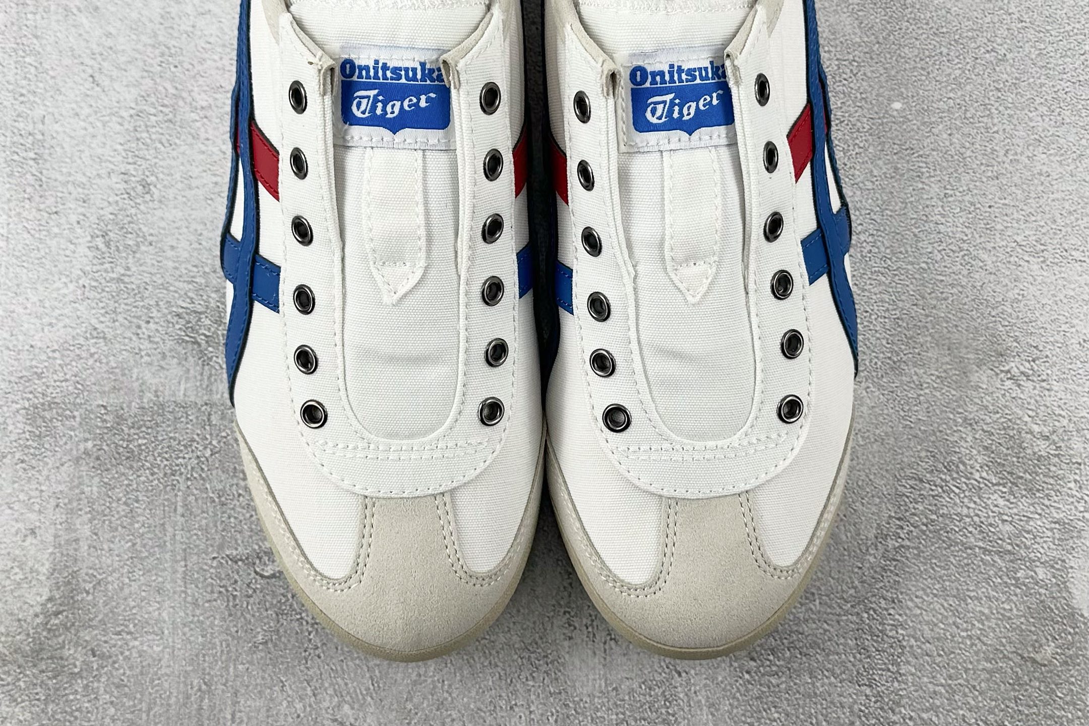 PK帆布特价 
全新工厂开发 Onitsuka Tiger鬼塚虎 MEXICO 66 Slip-On 白