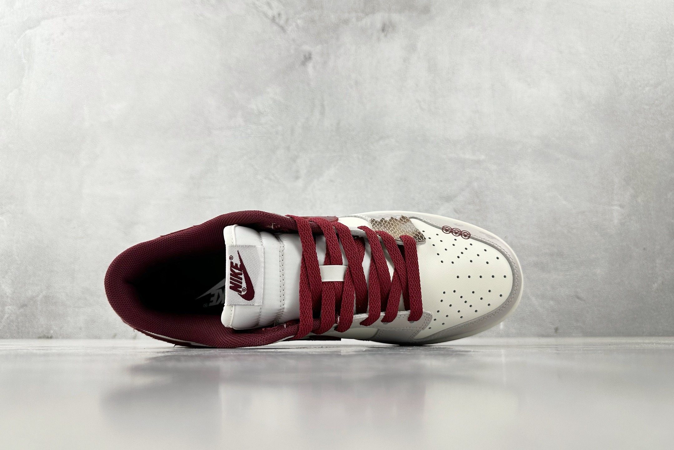 特价 
【定制球鞋】Nike Dunk 考拉派对 环岁之礼 巳巳如意 米白色

货号：FB7160-16