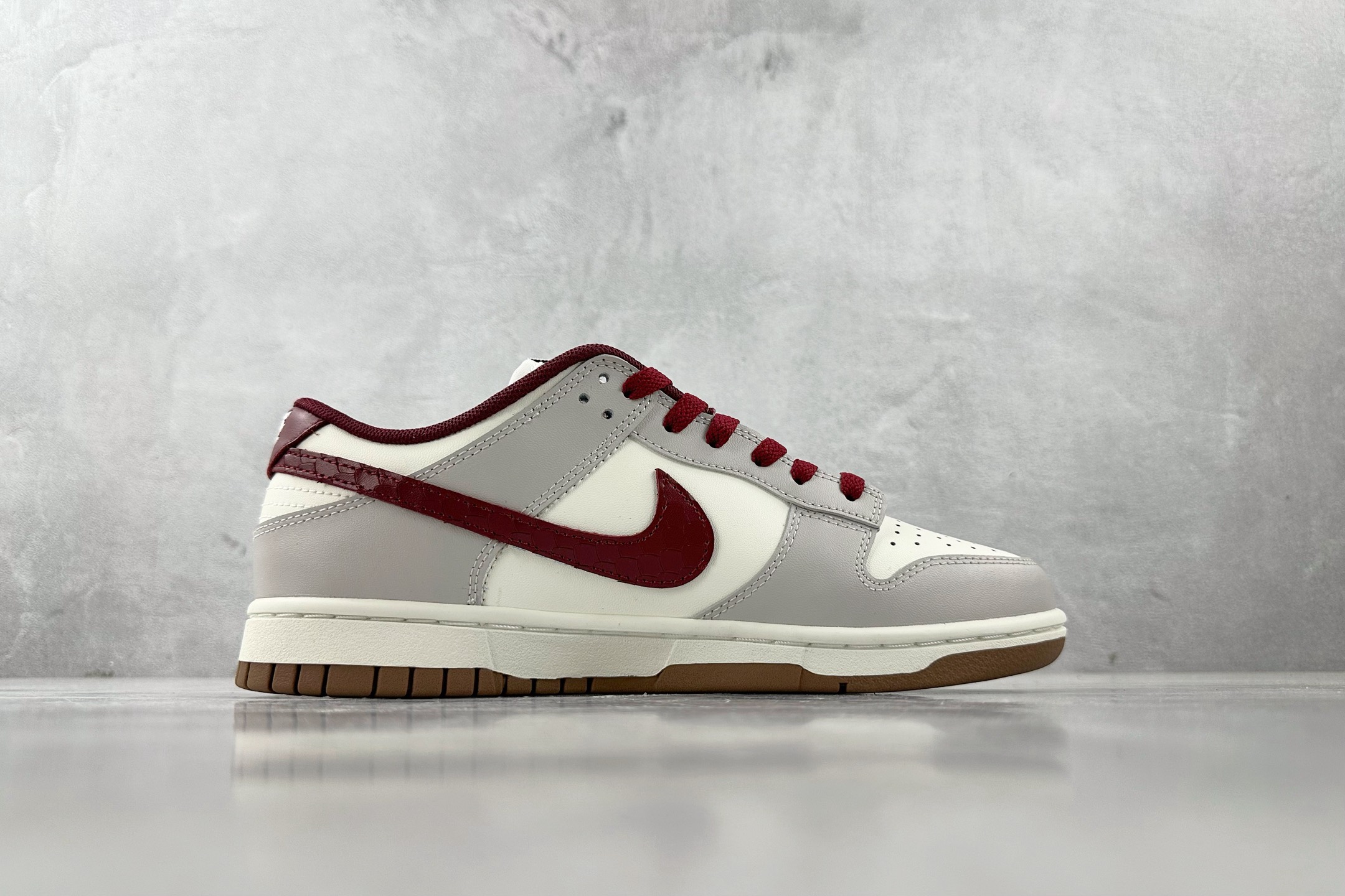 特价 
【定制球鞋】Nike Dunk 考拉派对 环岁之礼 巳巳如意 米白色

货号：FB7160-16