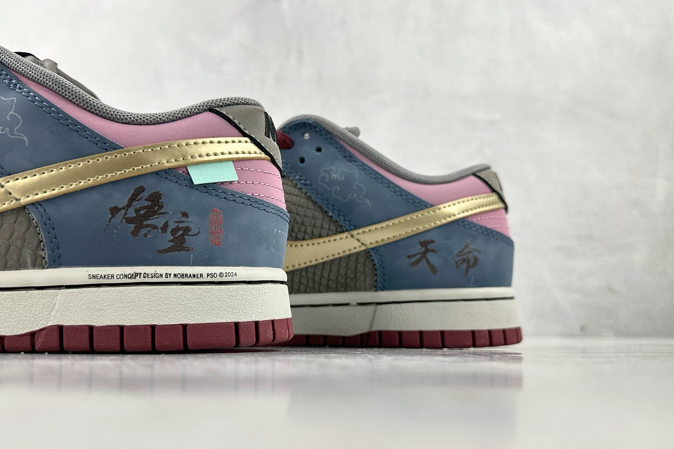 特价 
【定制球鞋】Nike Dunk 悟空 米蓝黑

货号：FB8895 601
尺码：40 40.5