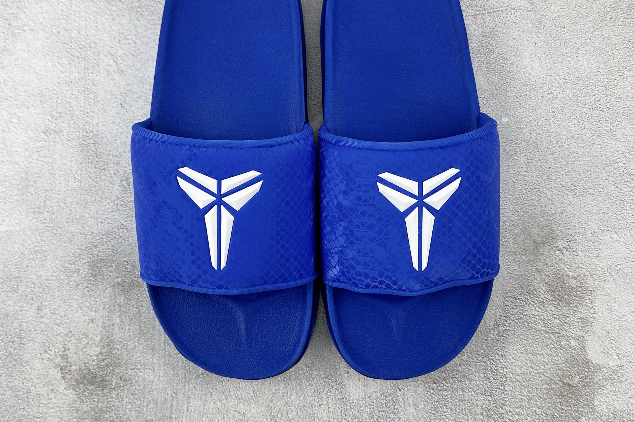 150 外贸专供 Nike Kobe Offcourt Slides 蓝色 IF2870-400