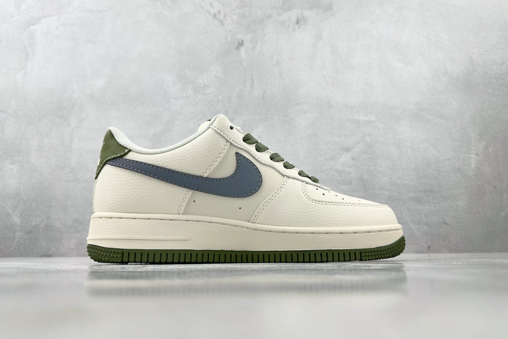 XC 
Nike Air Force 1'07  GUCCI 联名 米白绿

货号：XS1958 563