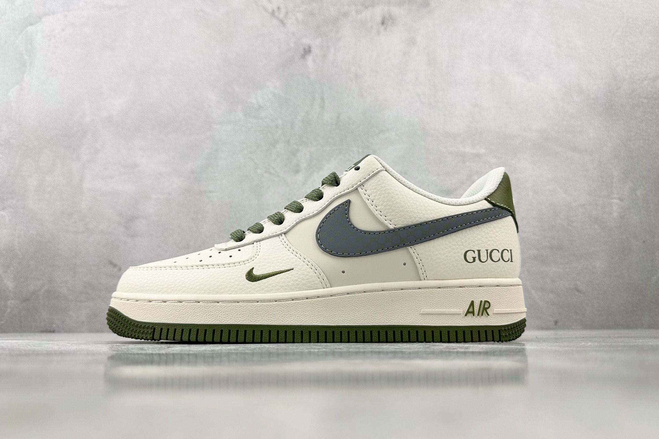 XC 
Nike Air Force 1'07  GUCCI 联名 米白绿

货号：XS1958 563