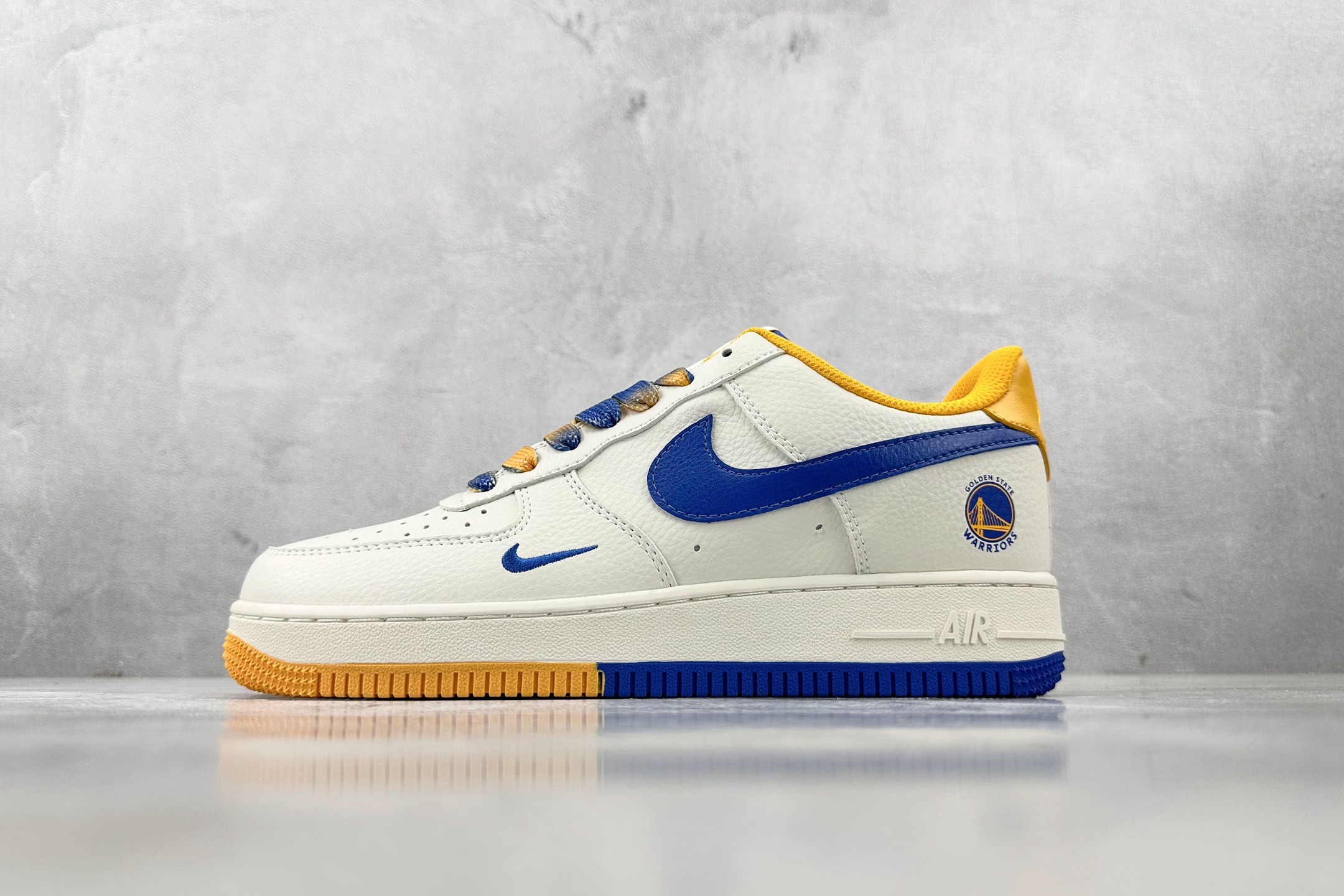 XC 
Nike Air Force 1'07 金州勇士 联名 米兰黄

货号：CS5288 005
尺