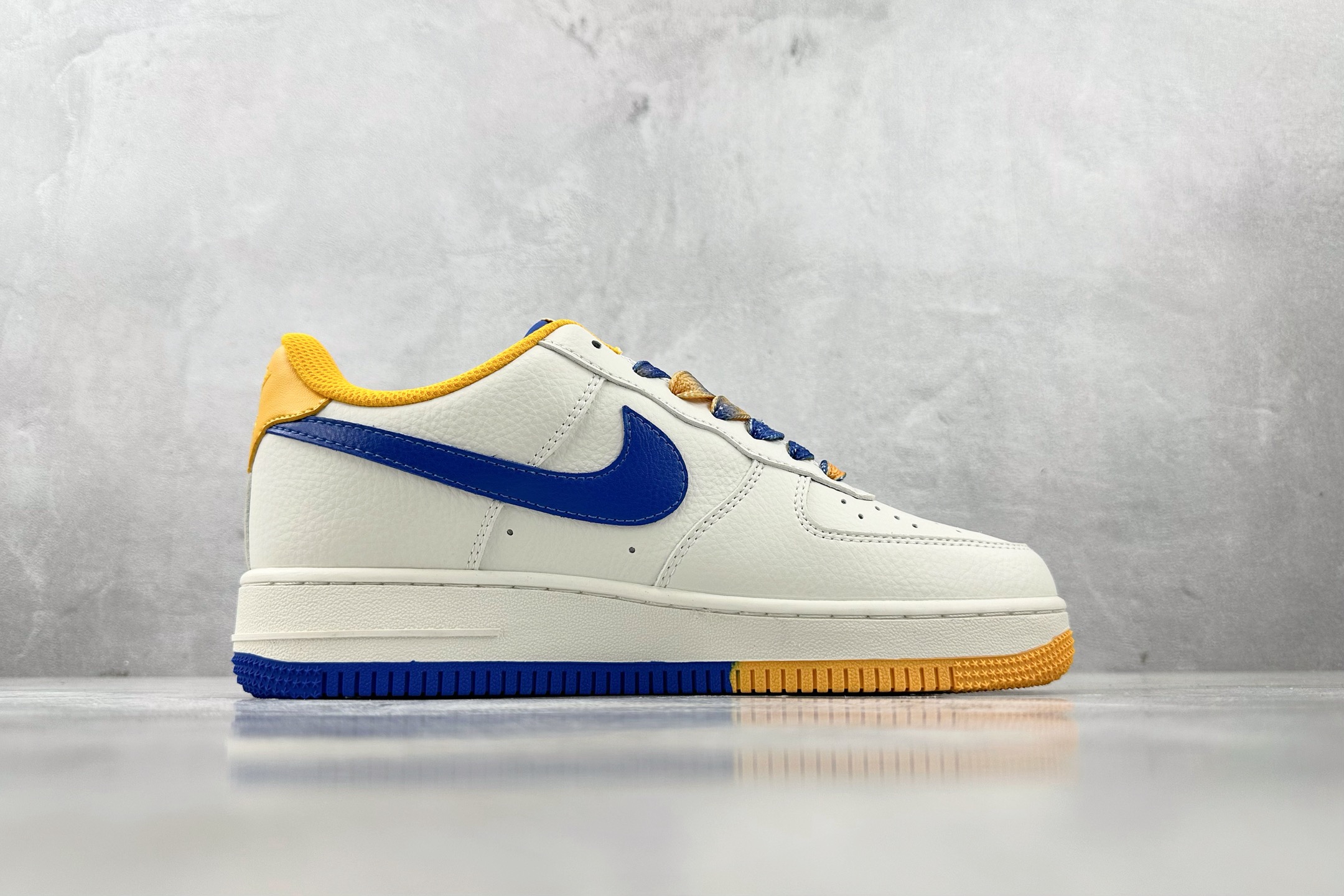 XC 
Nike Air Force 1'07 金州勇士 联名 米兰黄

货号：CS5288 005
尺