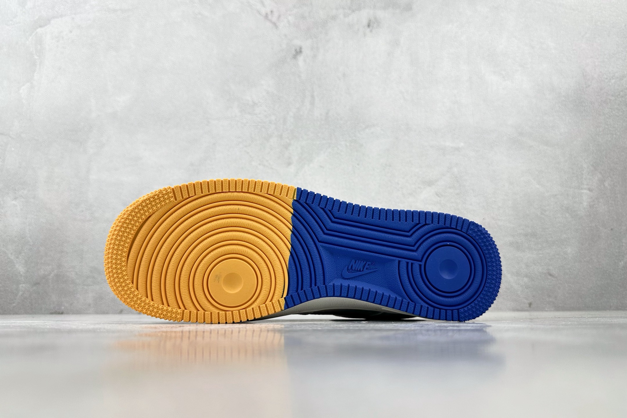 XC 
Nike Air Force 1'07 金州勇士 联名 米兰黄

货号：CS5288 005
尺
