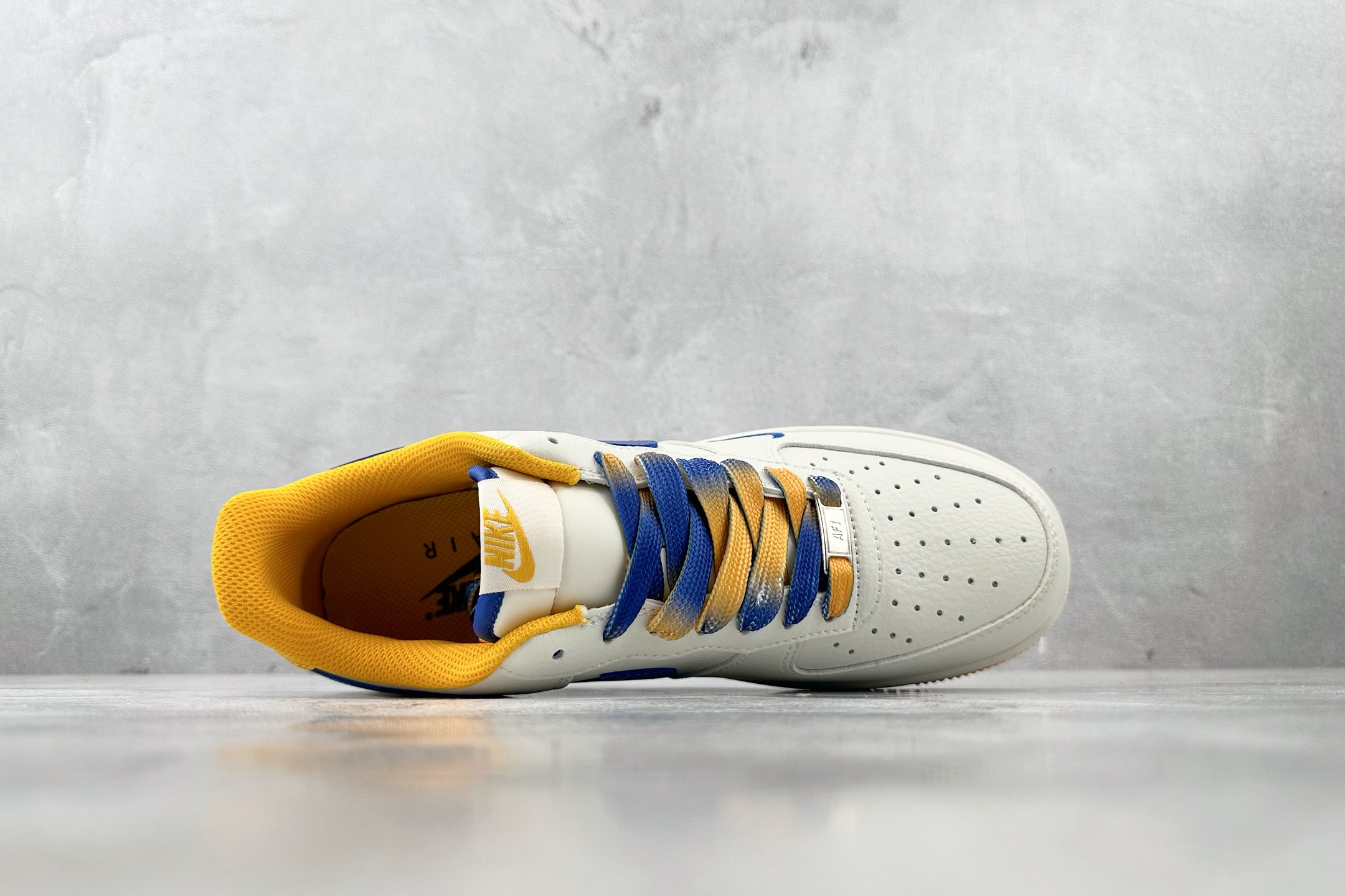 XC 
Nike Air Force 1'07 金州勇士 联名 米兰黄

货号：CS5288 005
尺