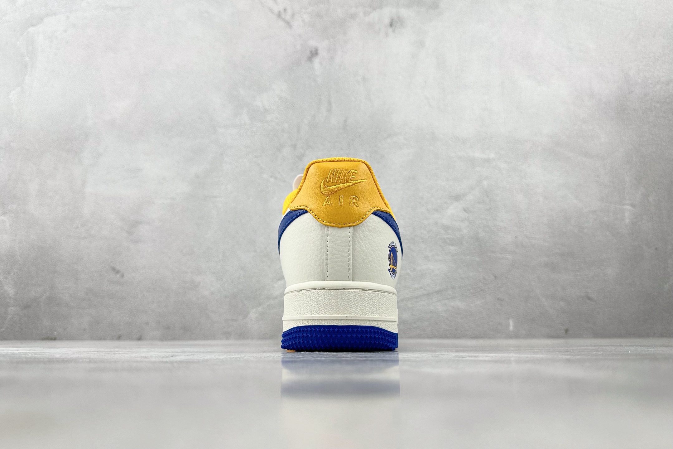 XC 
Nike Air Force 1'07 金州勇士 联名 米兰黄

货号：CS5288 005
尺