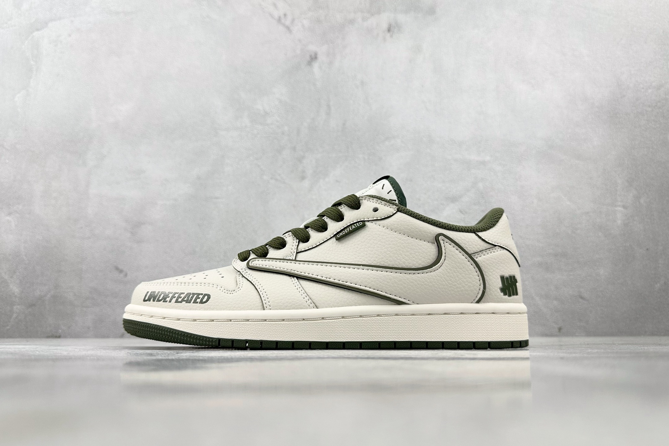 DK 
定制 Air Jordan 1 Low ow SP UNDEFEATED 倒钩联名米白绿

货号